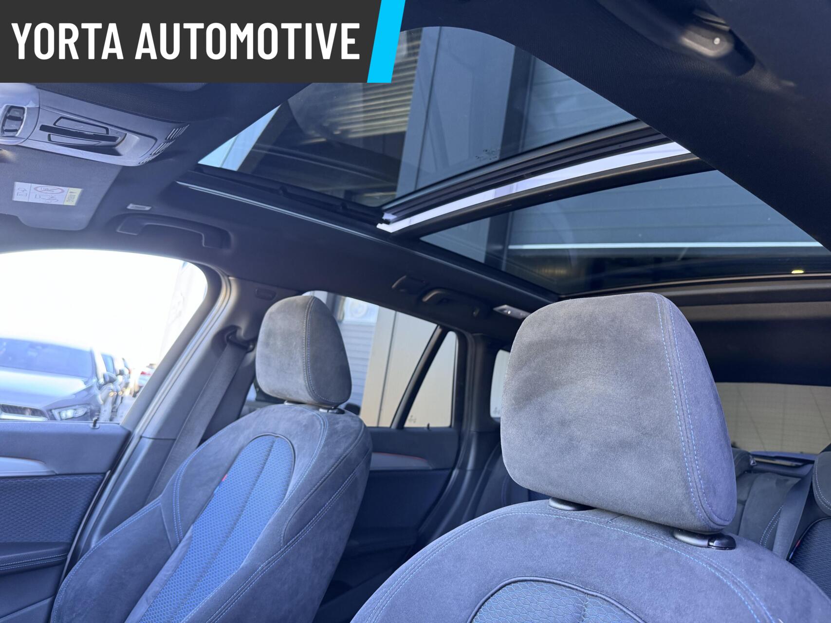 Foto van BMW X1 Xdrive20i