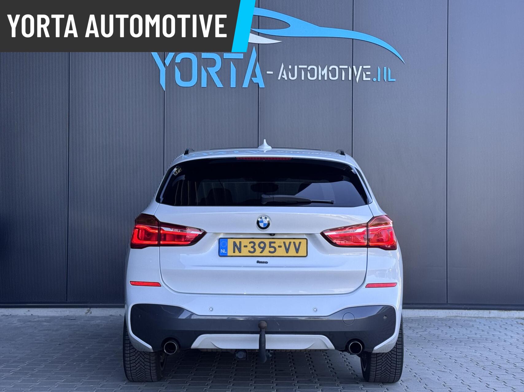 Foto van BMW X1 Xdrive20i