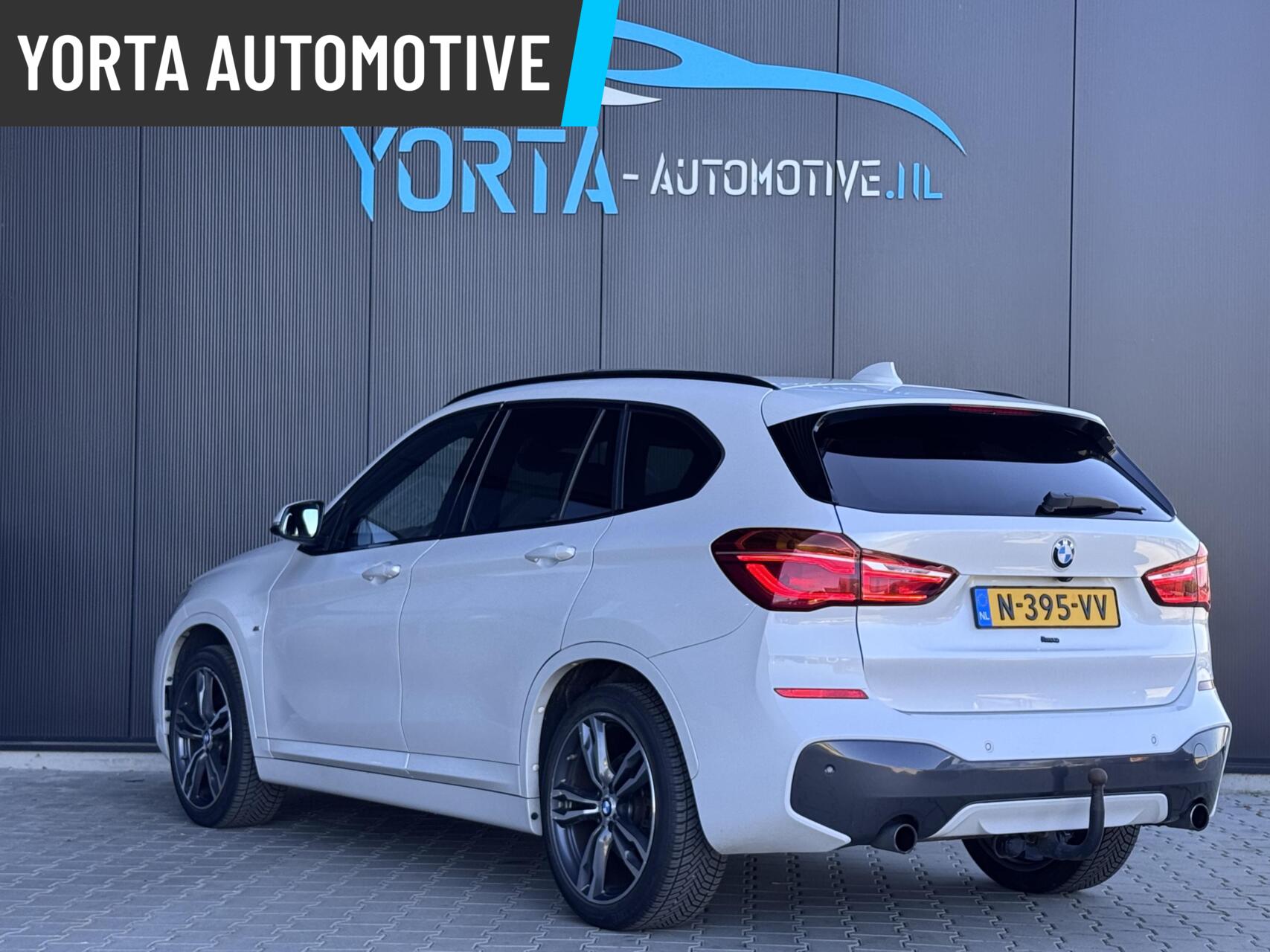 Foto van BMW X1 Xdrive20i