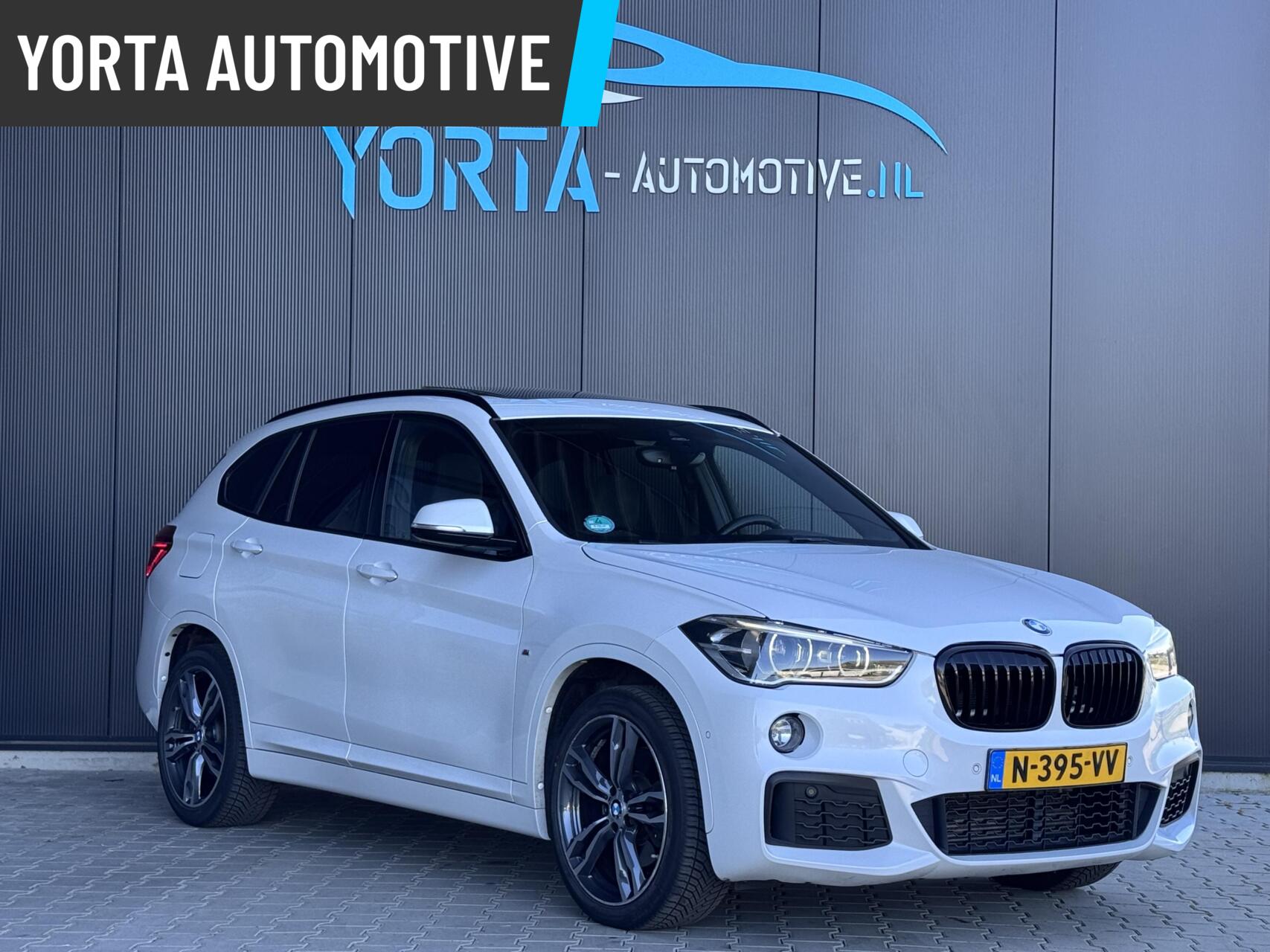 Foto van BMW X1 Xdrive20i