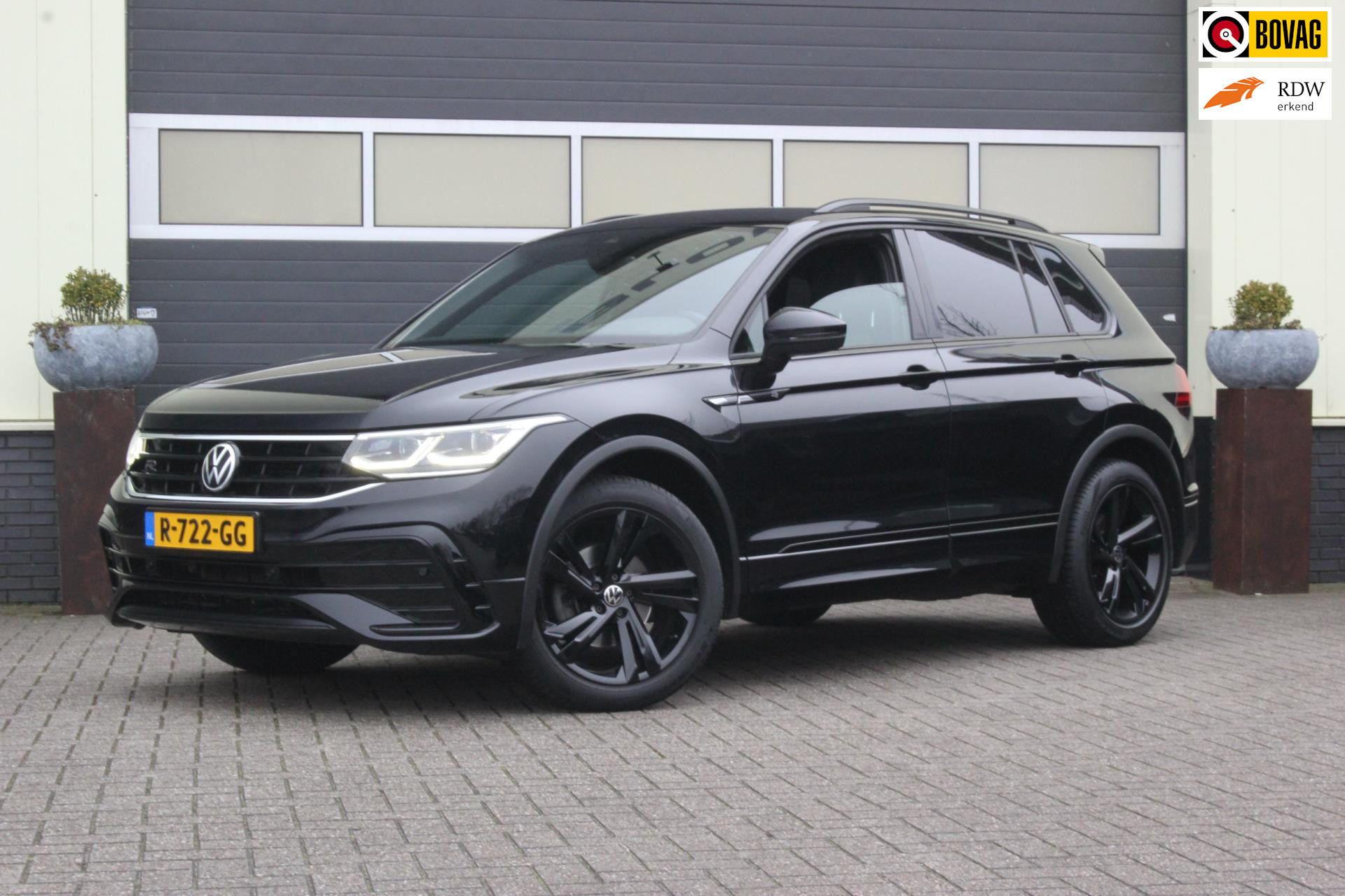 Volkswagen Tiguan 1.5 TSI R-Line Black Style | Trekhaak | 2021 - voorkant