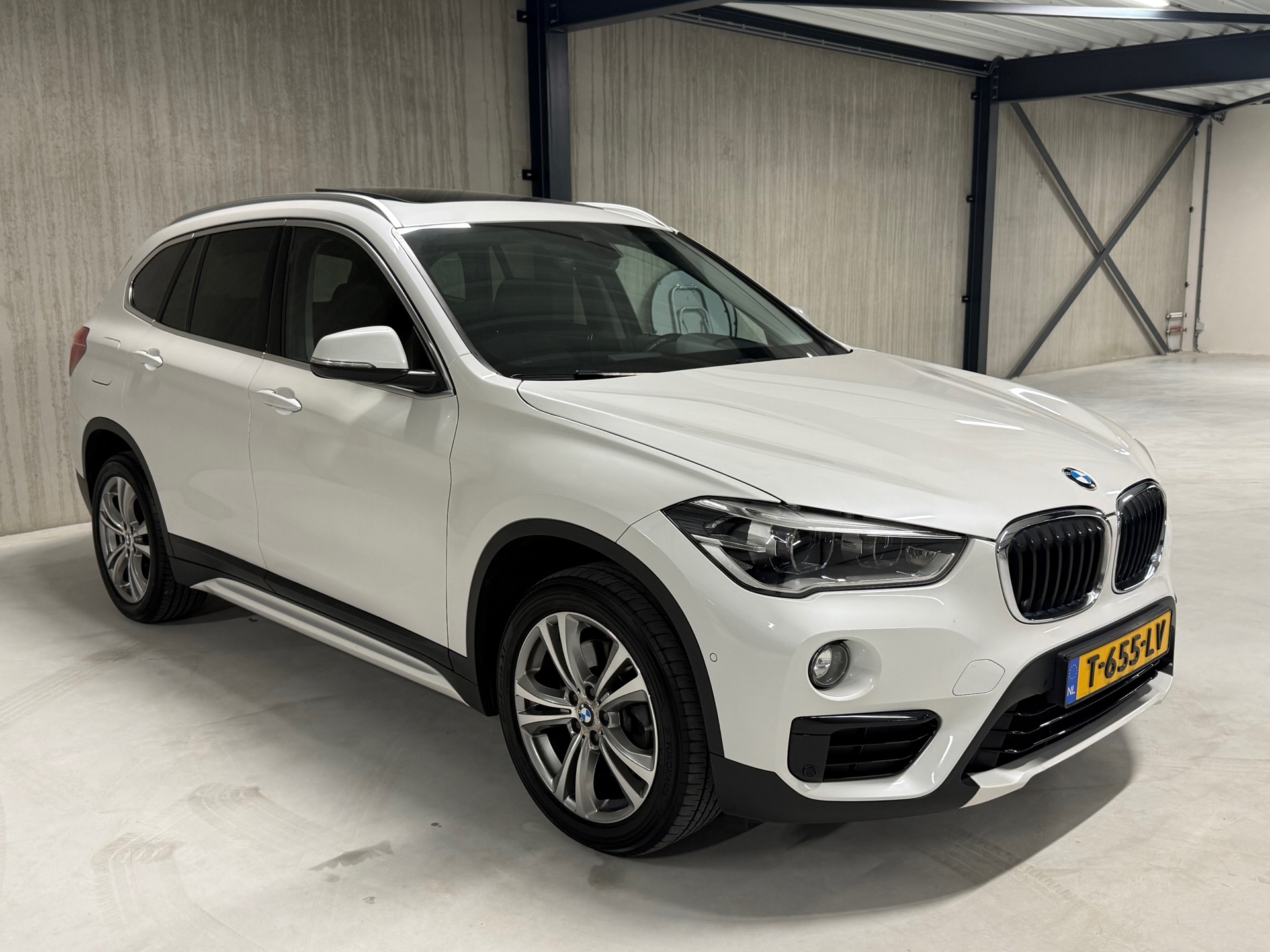 Foto van BMW X1 Xdrive20i