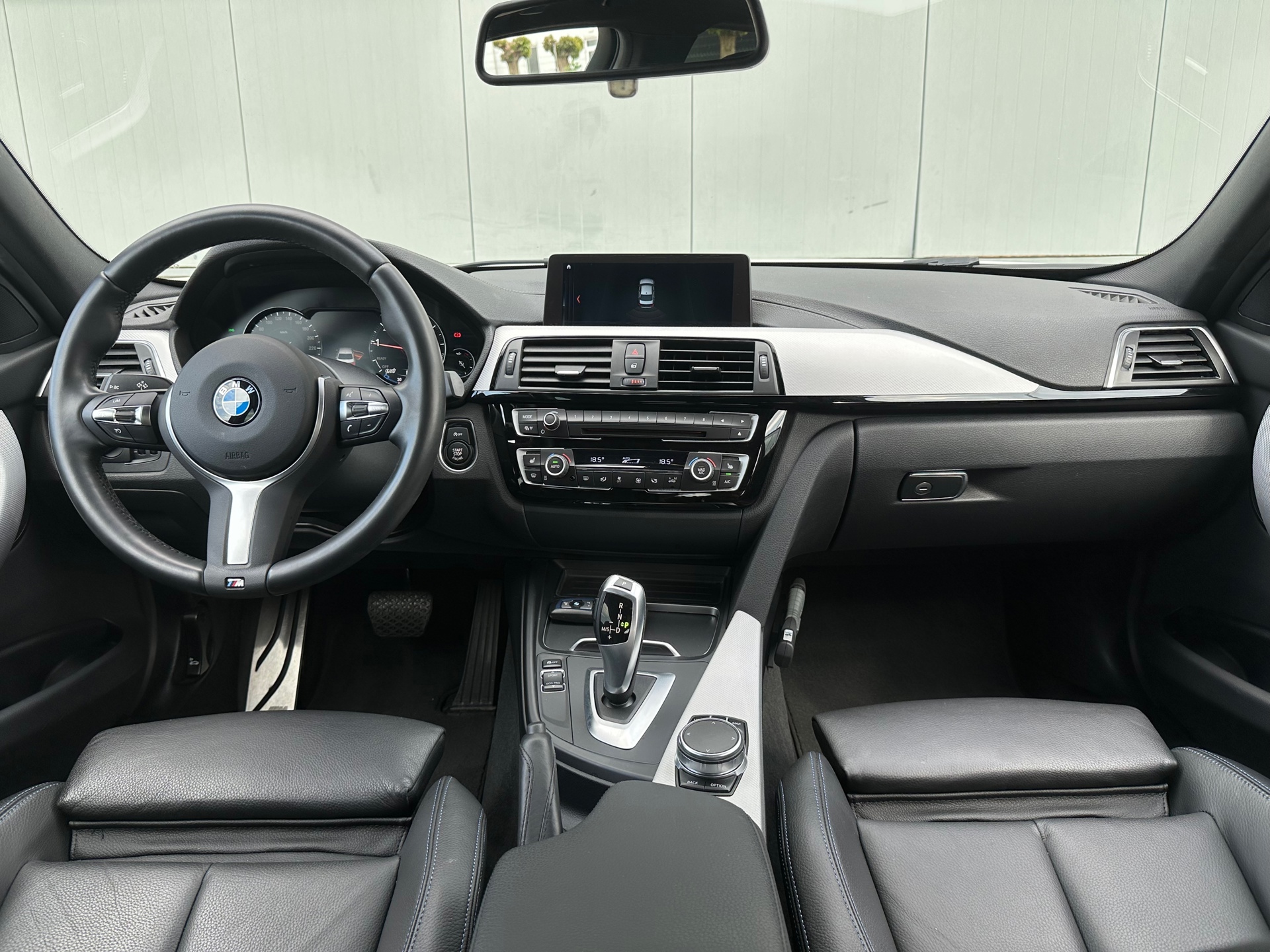 Foto van BMW 318i