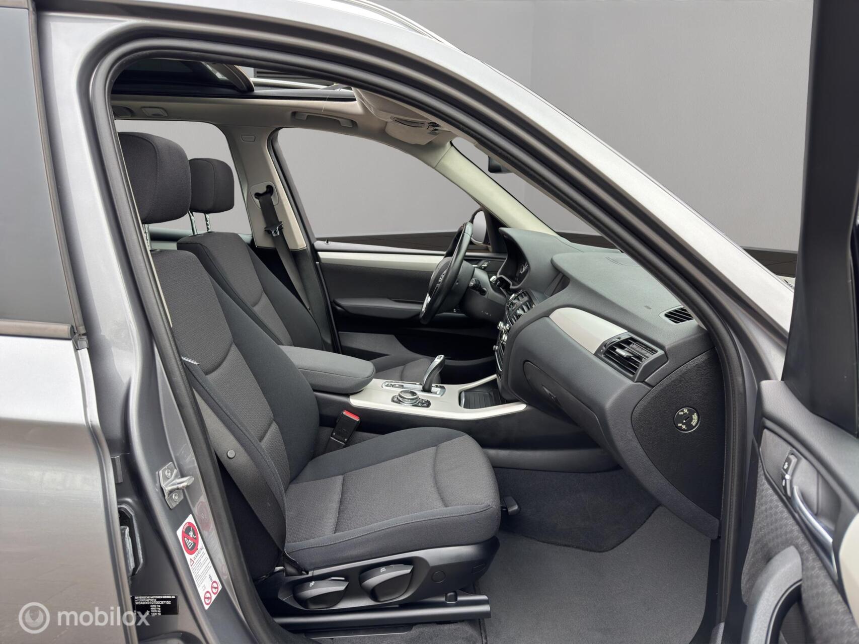 Foto van BMW X3 Xdrive28i