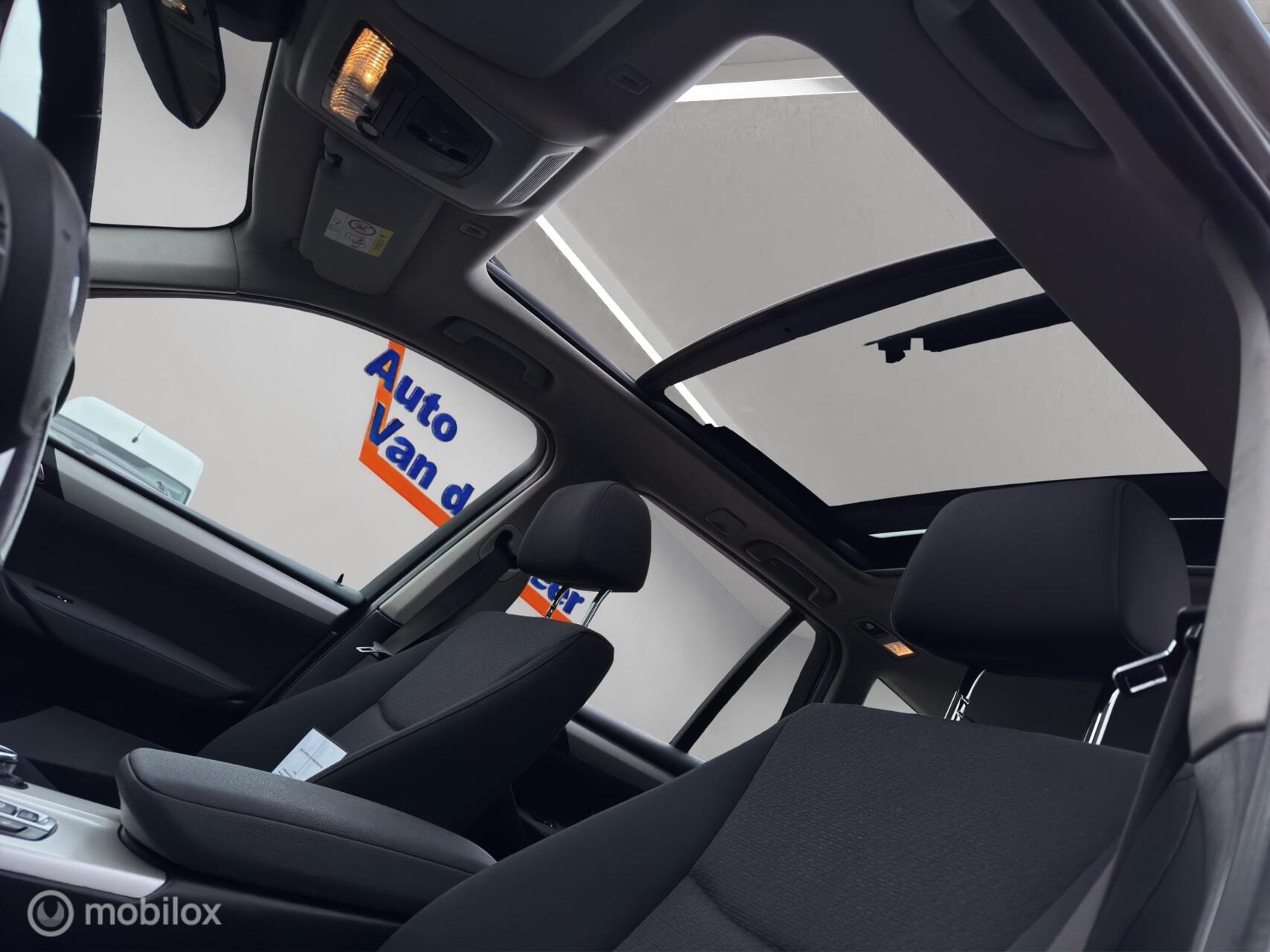 Foto van BMW X3 Xdrive28i