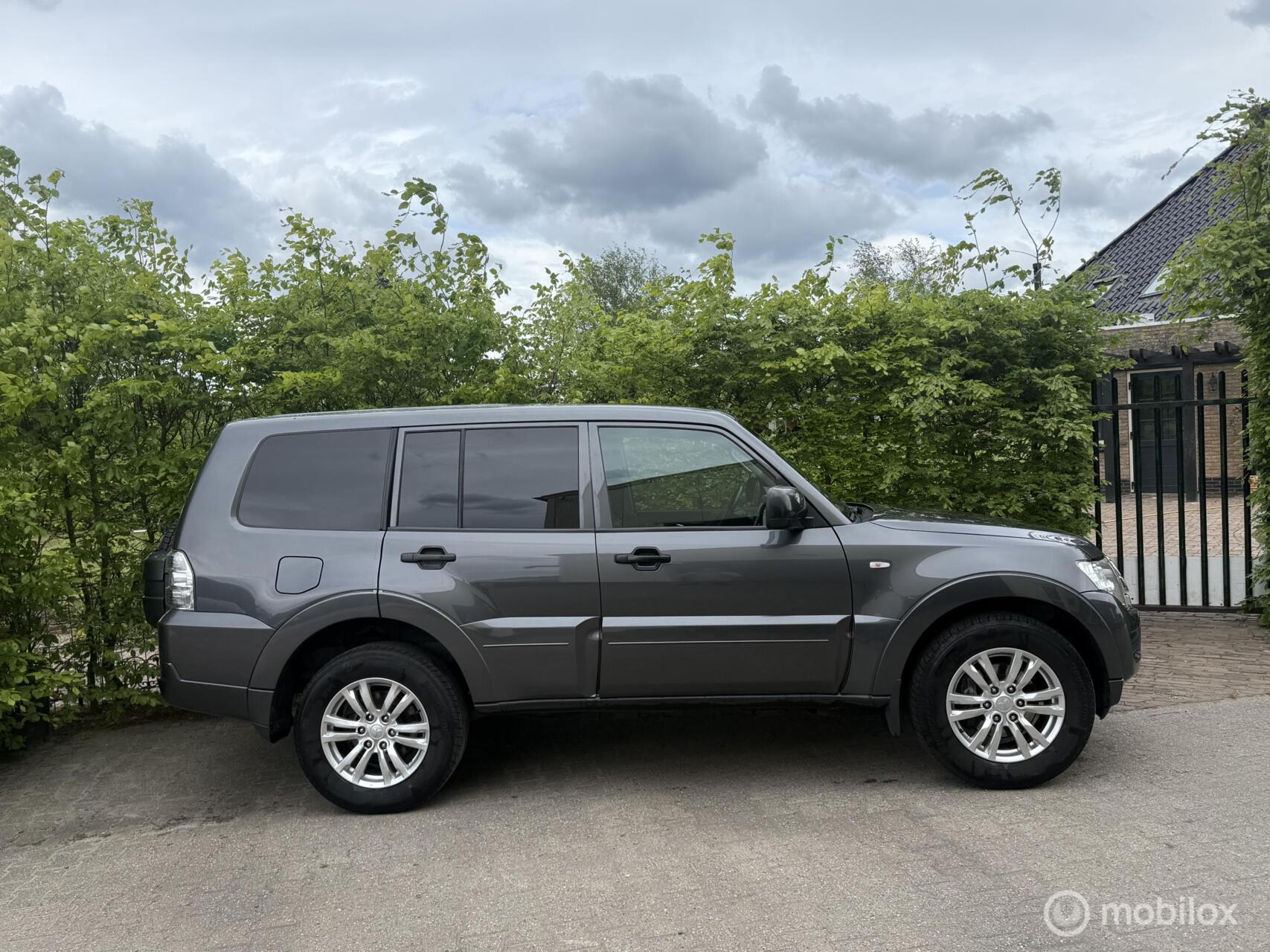 Foto van MITSUBISHI MITSUBISHI PAJERO
