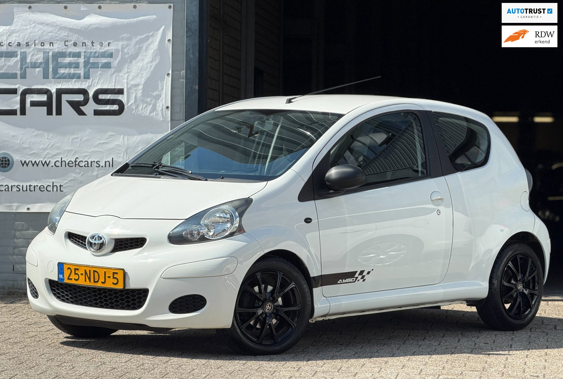 Toyota Toyota Aygo 1.0|NAP|AIRCO|MULTIMEDIA|3EIGENAAR|GARANTIE MOG! 2010 - voorkant