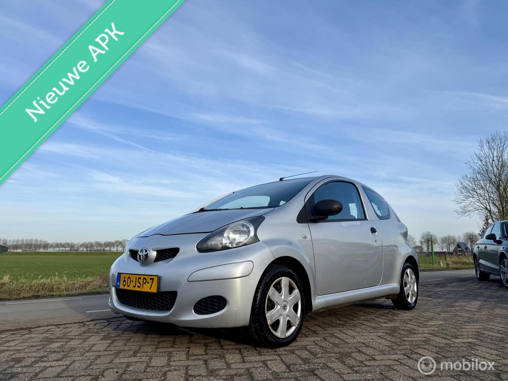 Toyota Toyota Aygo 1.0-12V Access, BJ 2009, APK Feb 2027, Zuinig 2009 - voorkant