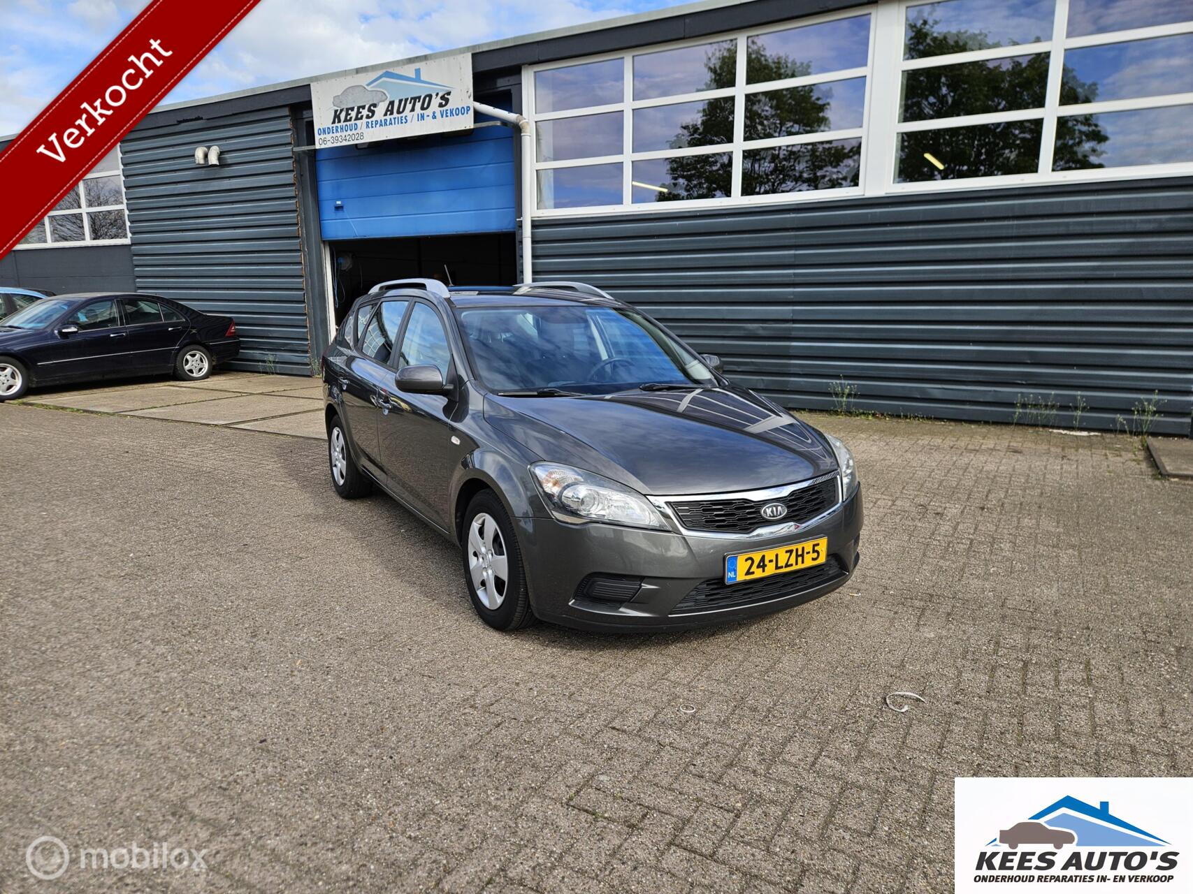 Kia Cee D 1.4 CVVT 2010 - voorkant