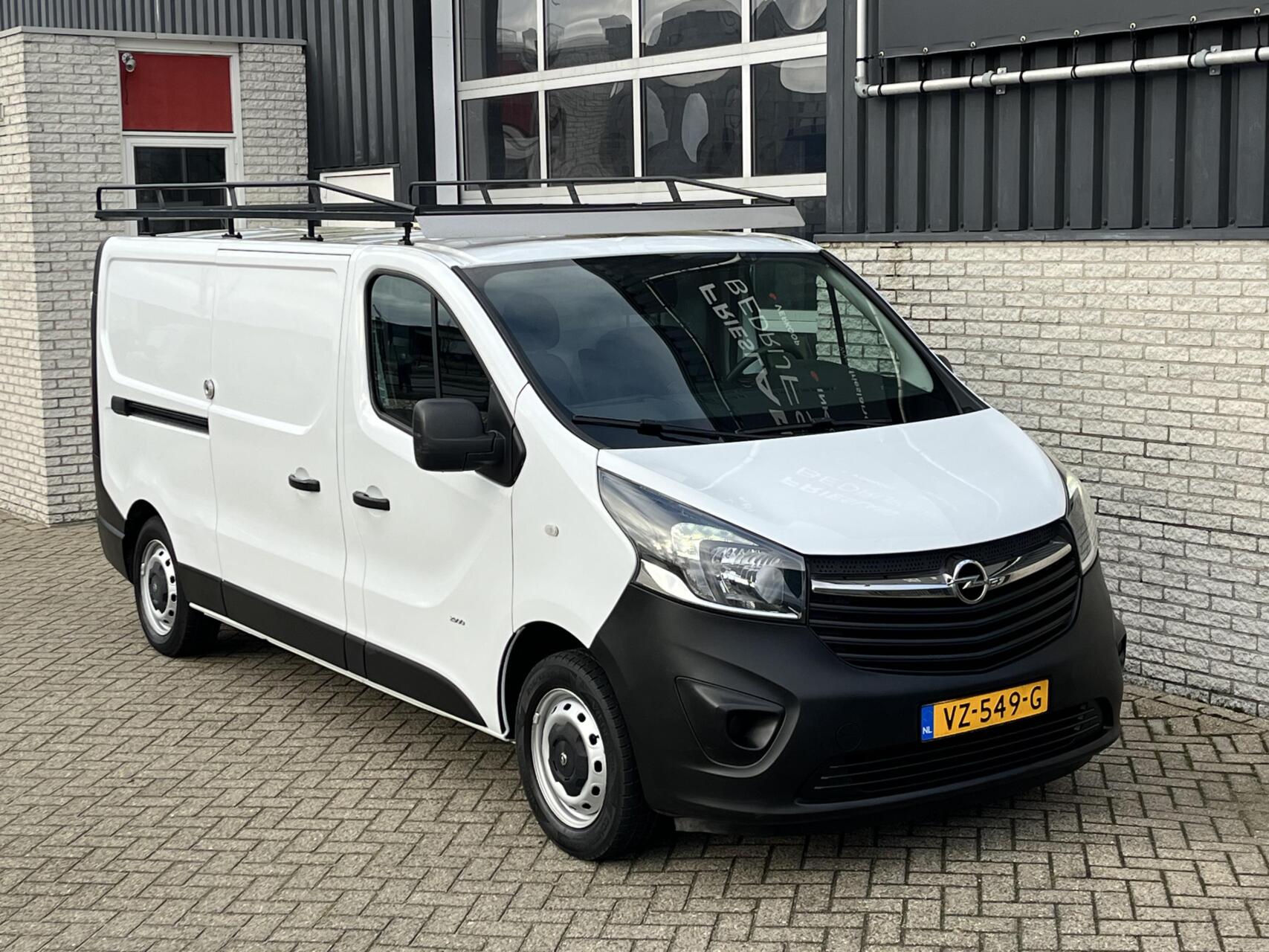 Foto van Opel Vivaro-b