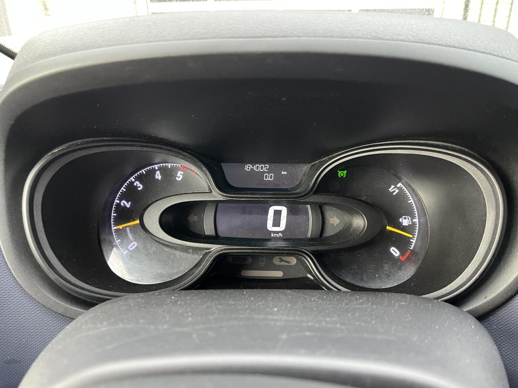 Foto van Opel Vivaro-b