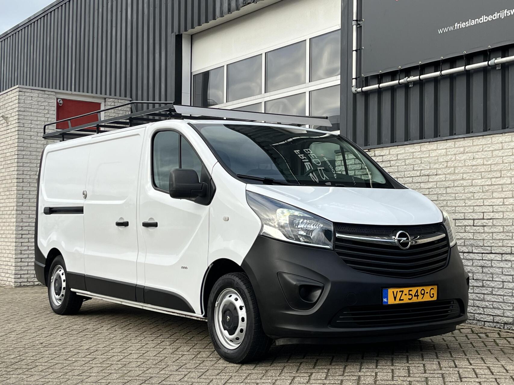 Foto van Opel Vivaro-b