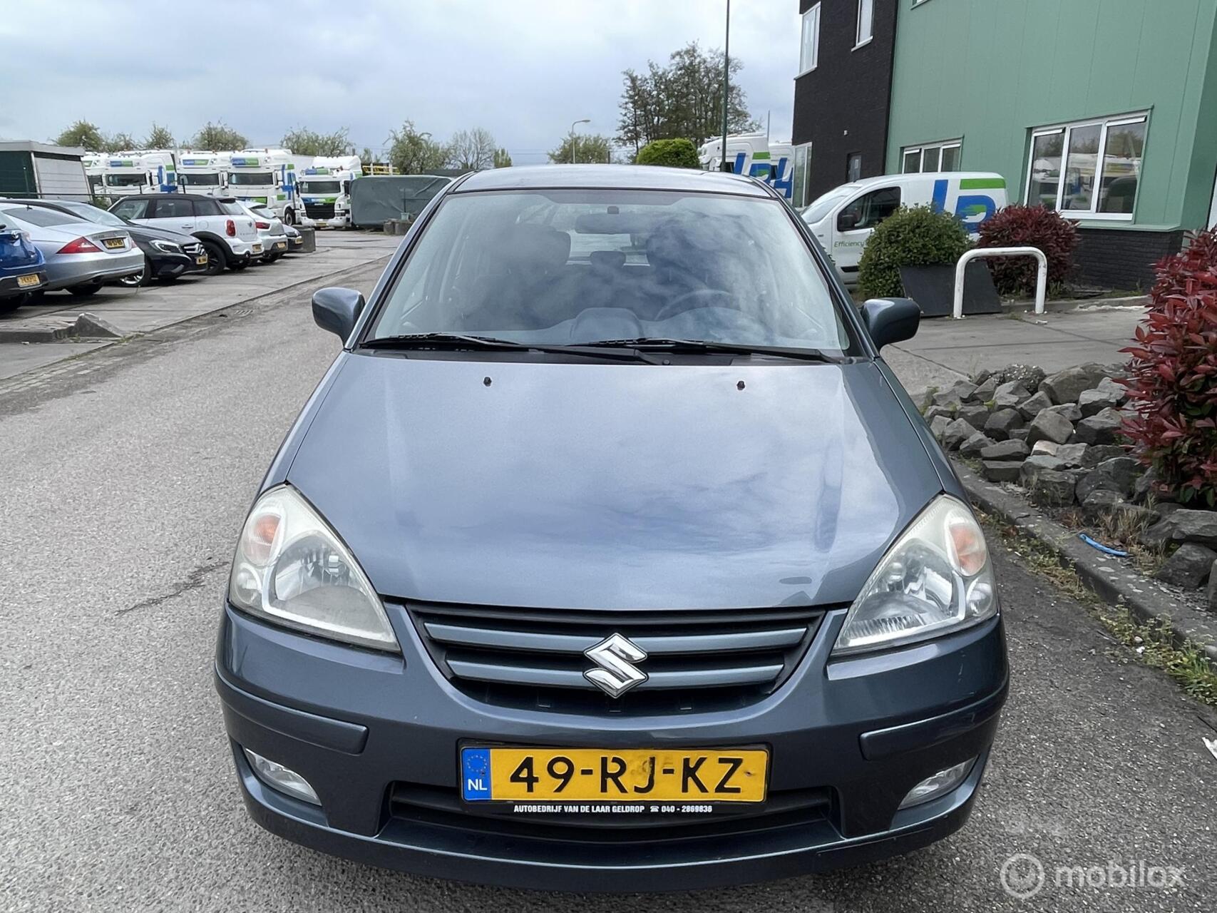 Foto van SUZUKI LIANA