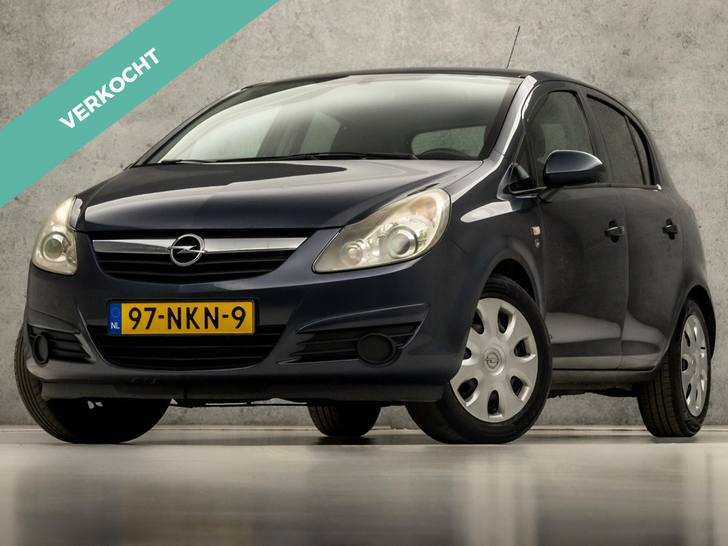Opel Corsa 1.2-16V Sport 2010 - voorkant