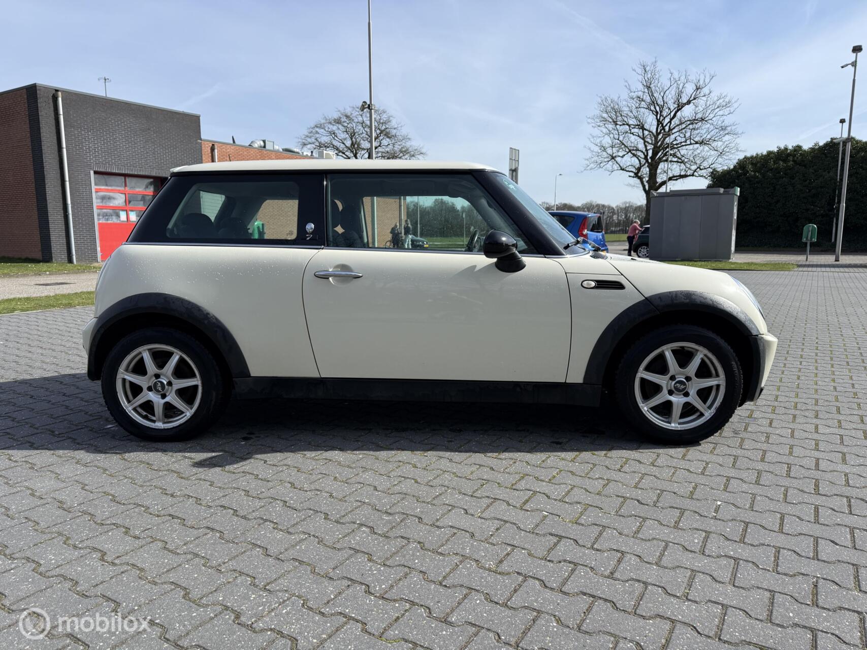 Foto van MINI MINI ONE
