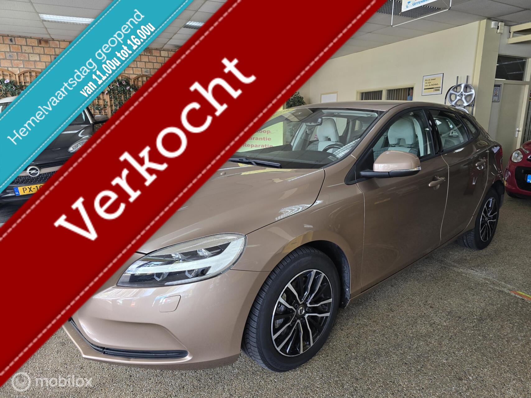 Volvo V40 1.5 T2 Momentum Automaat. 2016 - voorkant