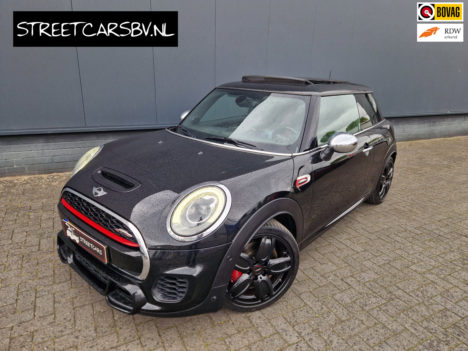 Foto van MINI JOHN COOPER WORKS