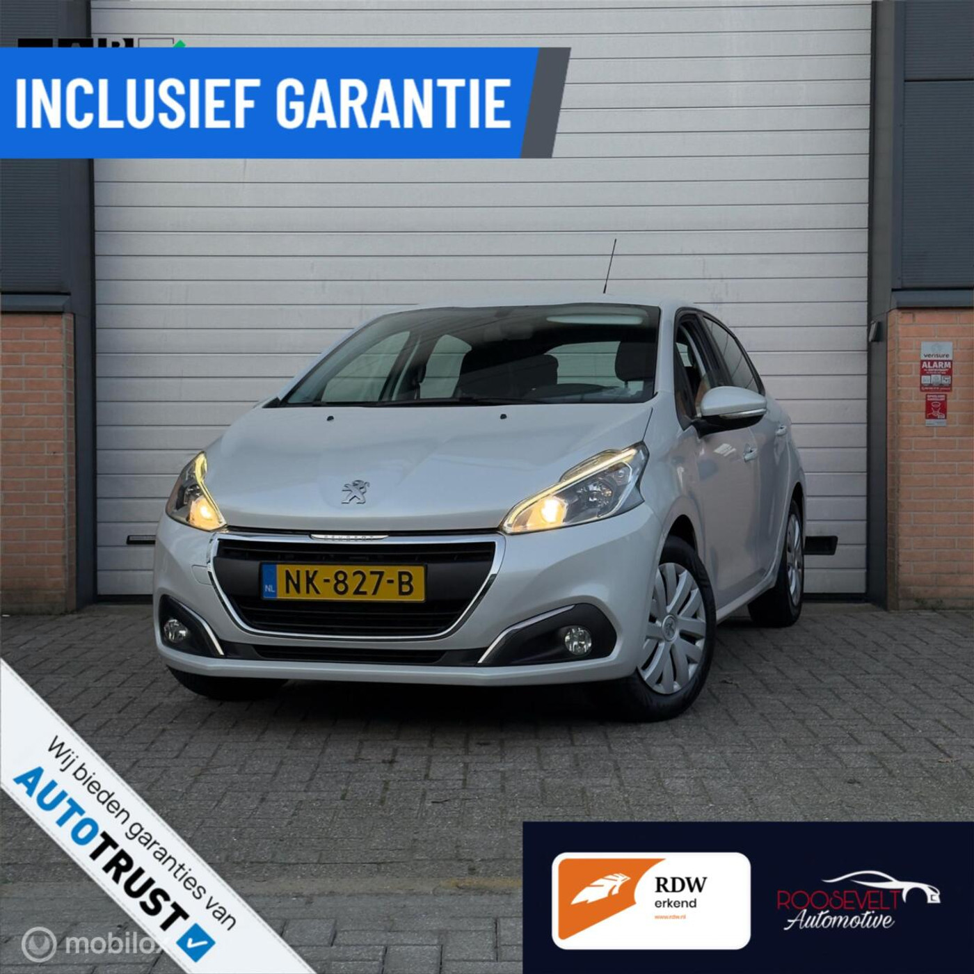 Peugeot 208 1.2 PureTech Blue Lion / PARELMOER / APK / NETTE 2017 - voorkant