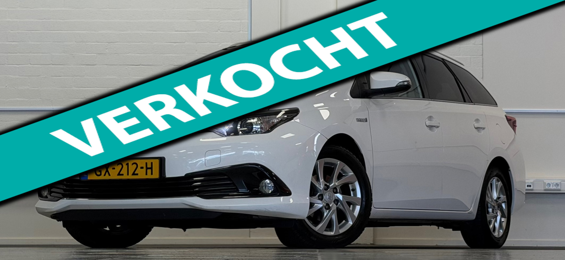 Toyota Toyota Auris 1.8 Hybrid Dynamic Trekhaak 2e Eigenaar Camera Navi Mooi! 2015 - voorkant
