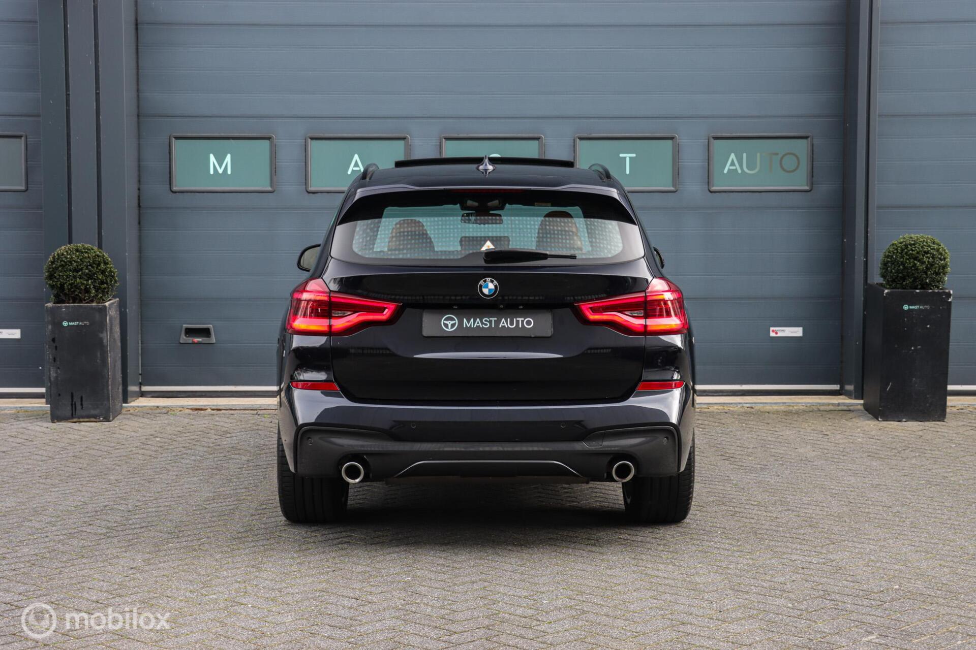 Foto van BMW X3 Xdrive30i