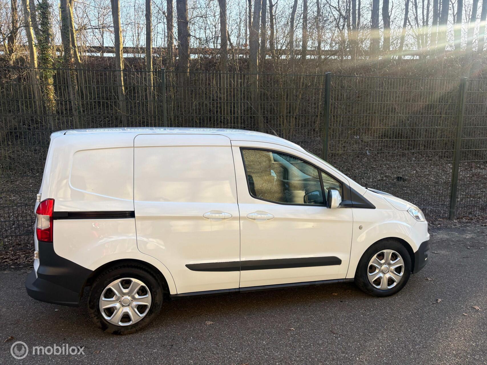 Foto van Ford Transit Courier