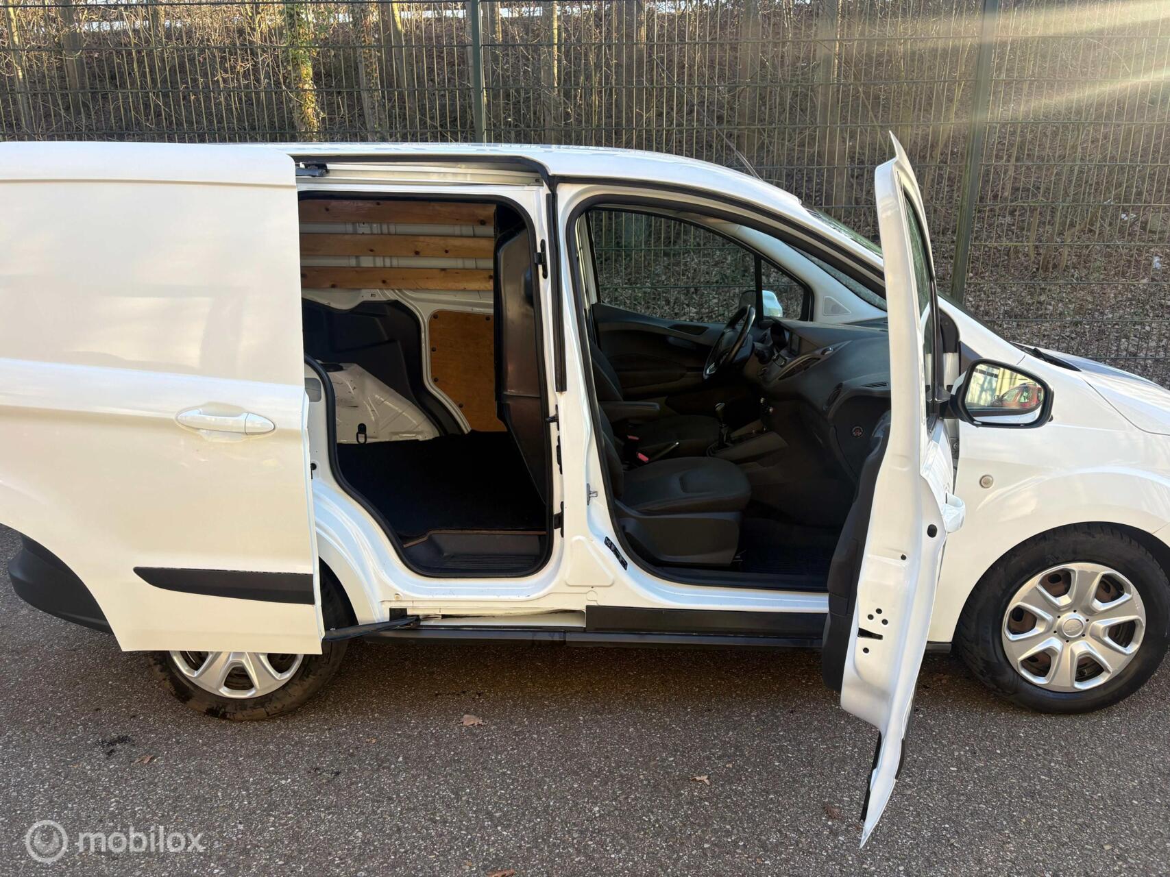 Foto van Ford Transit Courier