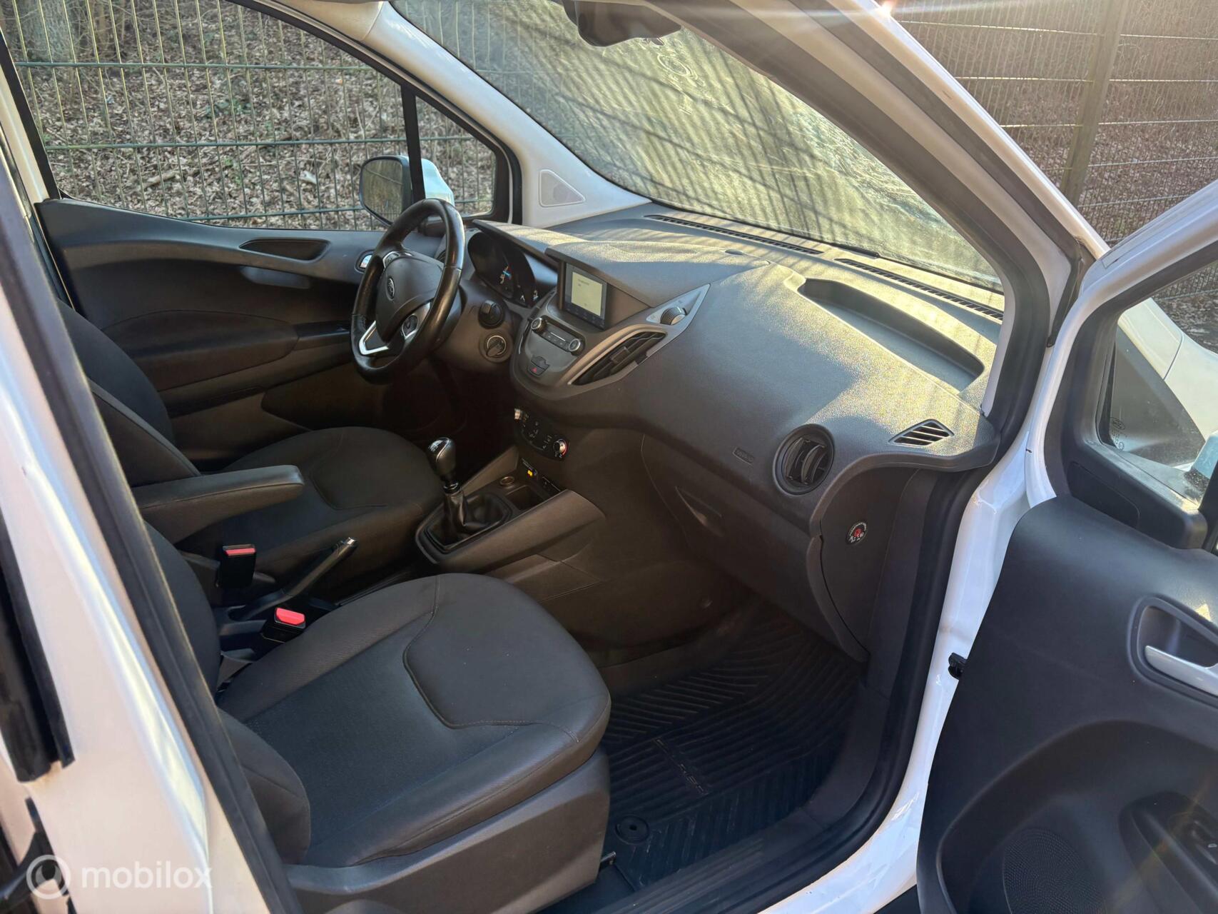 Foto van Ford Transit Courier