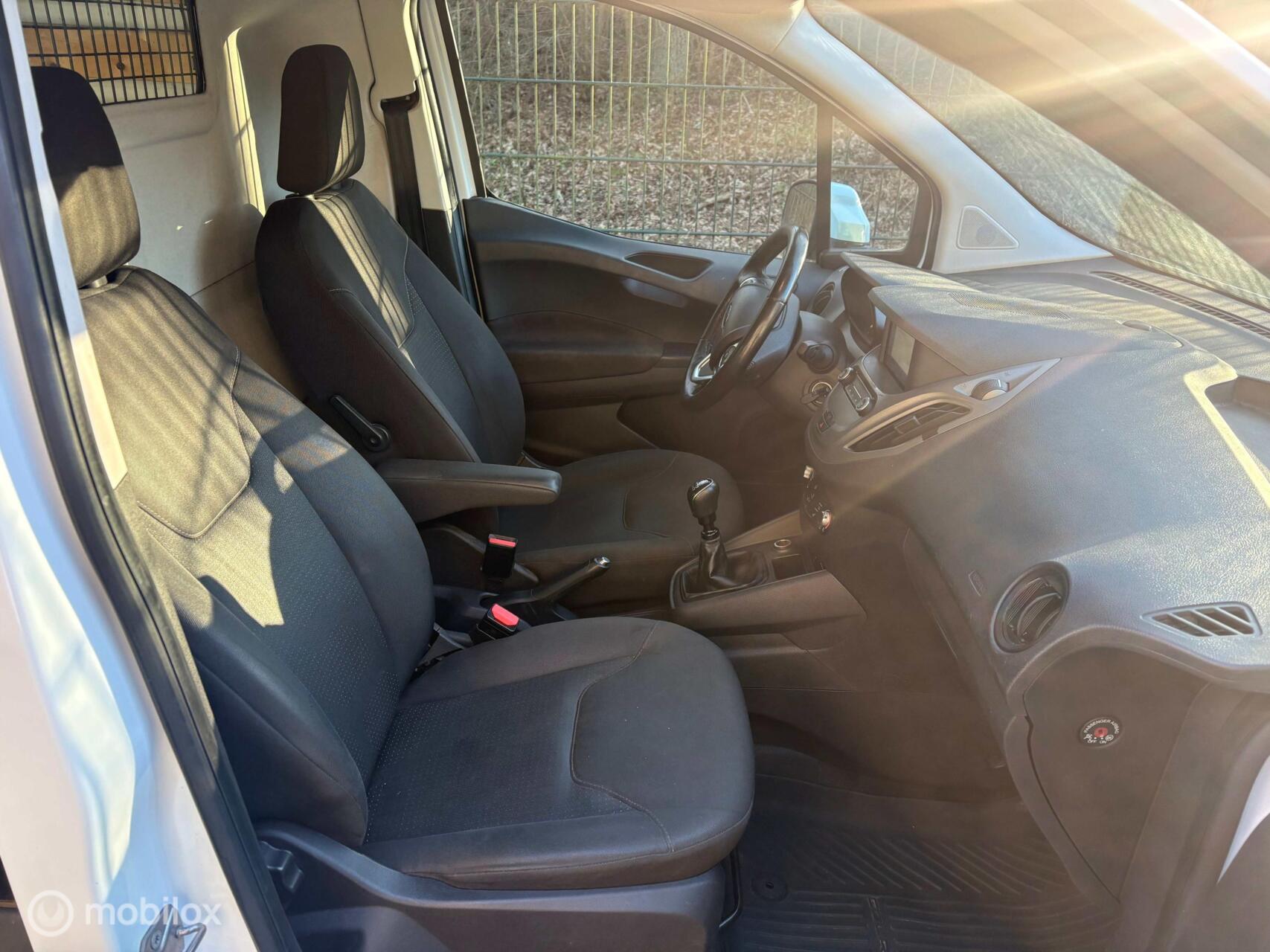 Foto van Ford Transit Courier