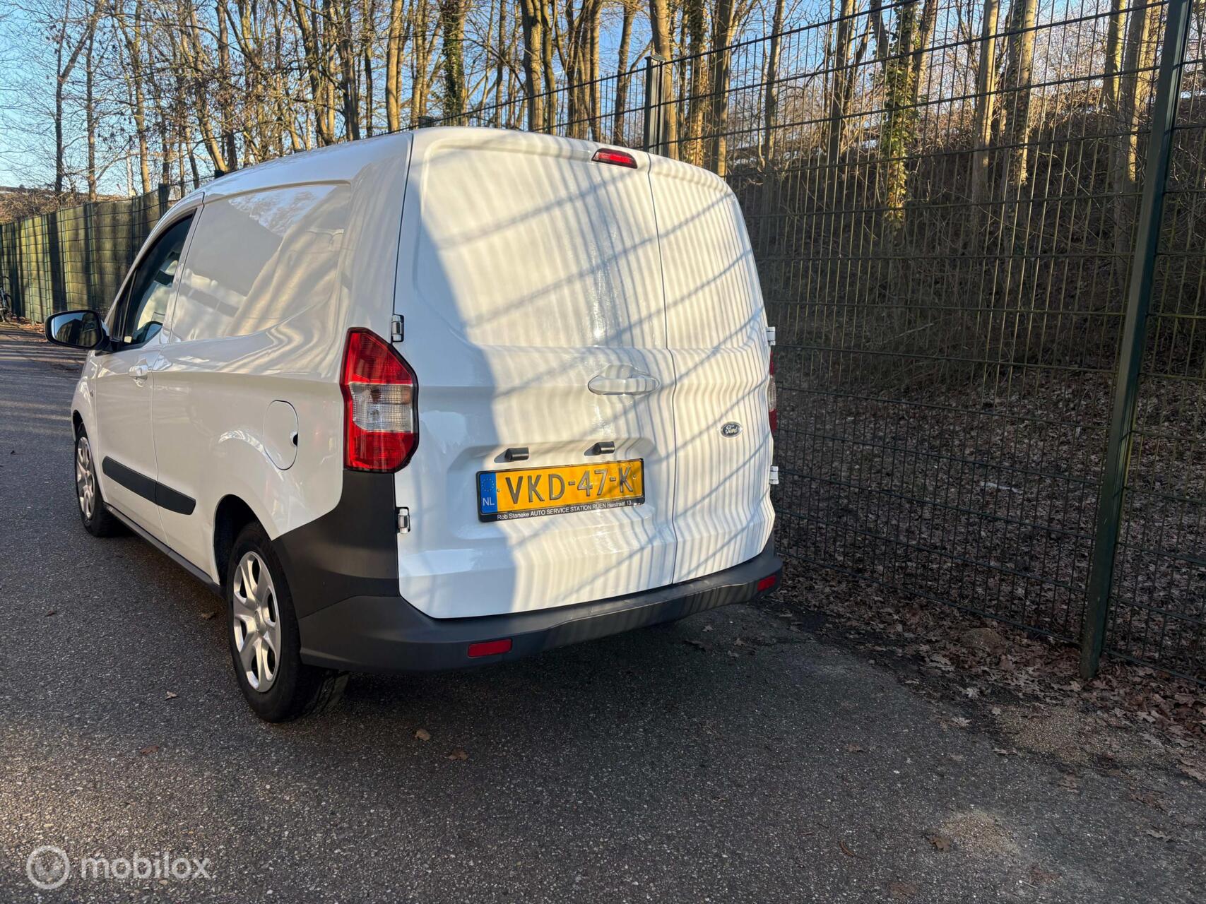 Foto van Ford Transit Courier