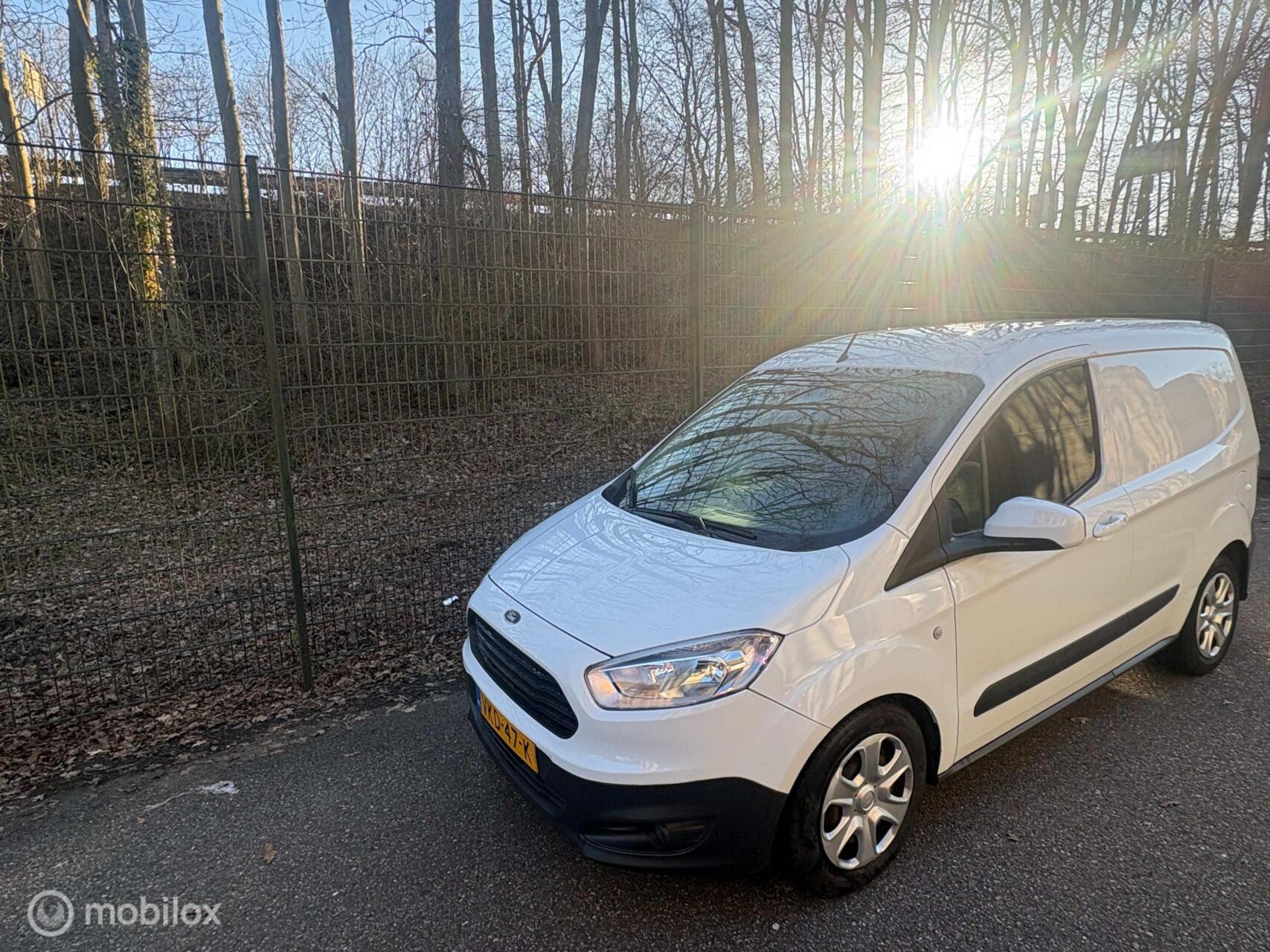 Foto van Ford Transit Courier