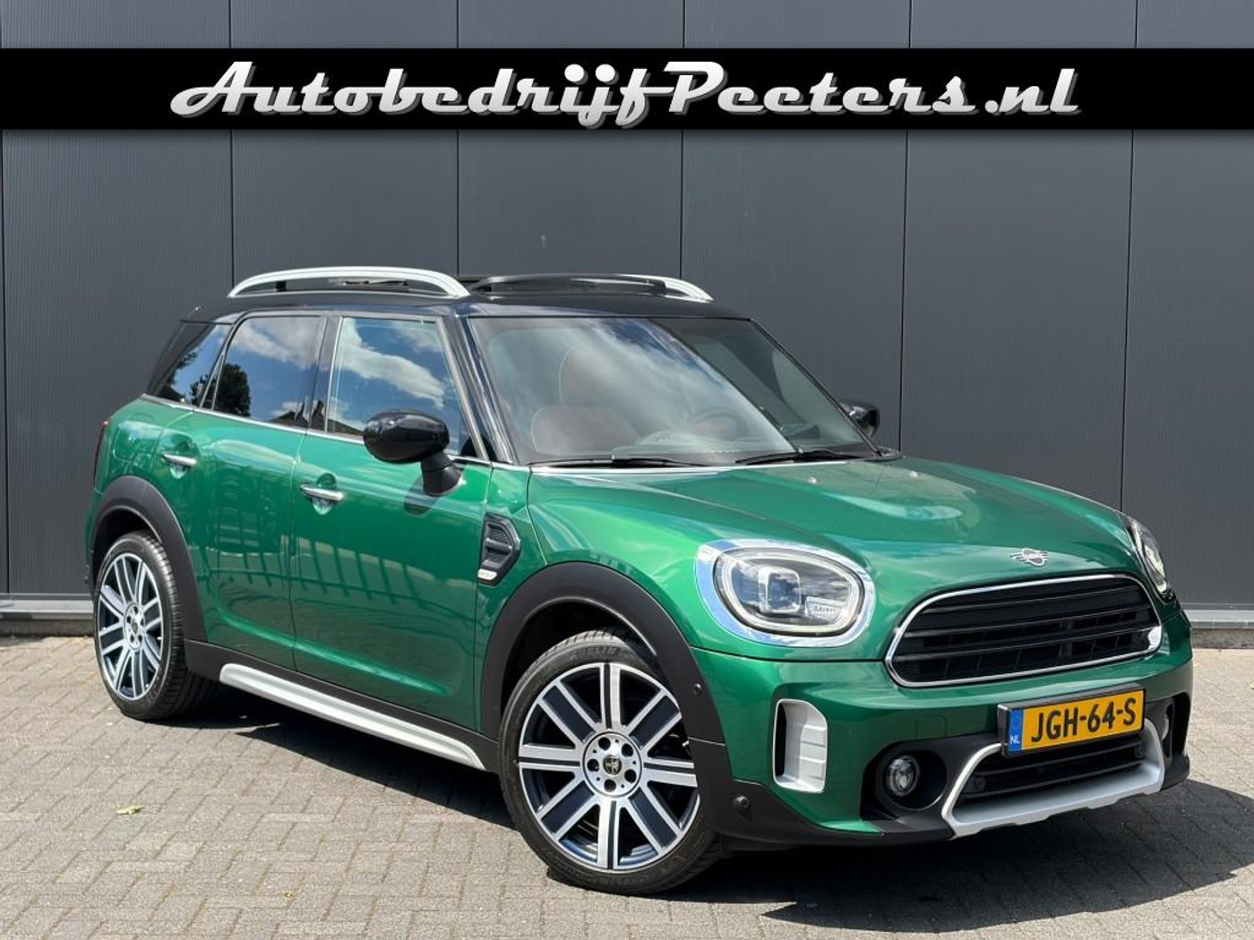 Foto van MINI COUNTRYMAN COOPER