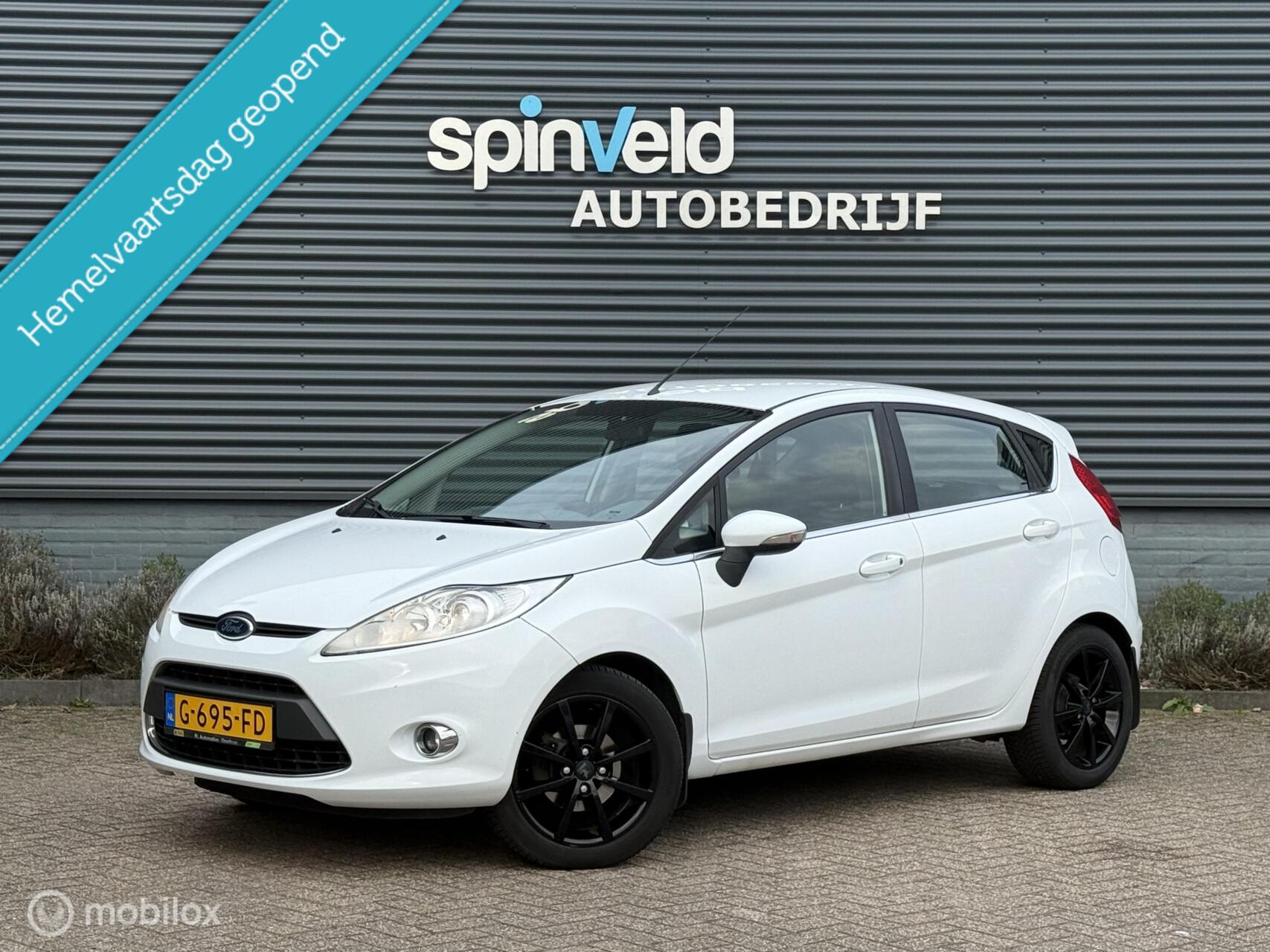 Ford Fiesta 1.25 Titanium - Stoelverwarming - Climate - 2011 - voorkant