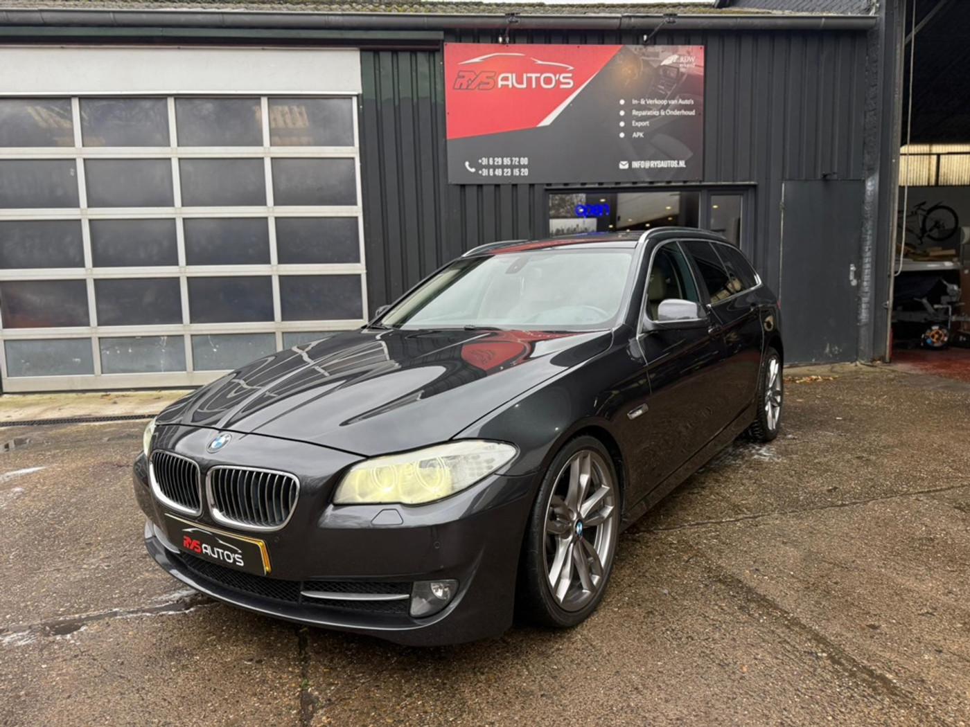BMW 528i 528i 6-Cilinder High Executive 2011 - voorkant