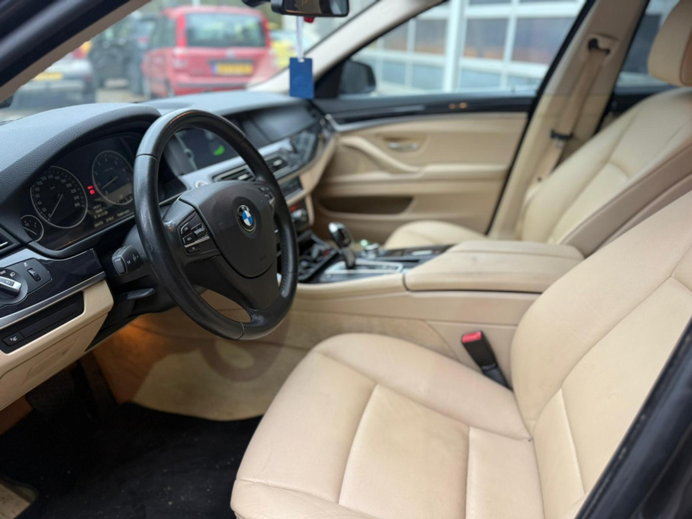 Foto van BMW 528i