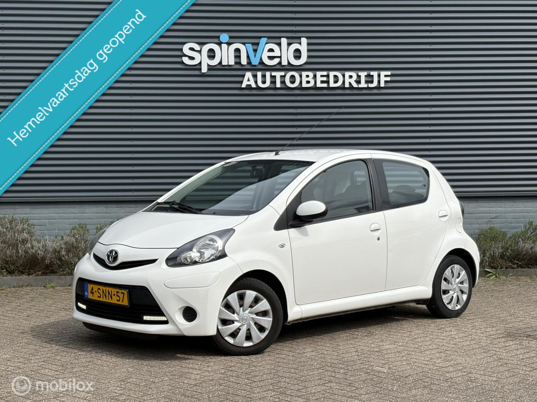 Toyota Toyota Aygo 1.0 VVT-i Aspiration - Airco - Led - 5drs - Nap - 2013 - voorkant