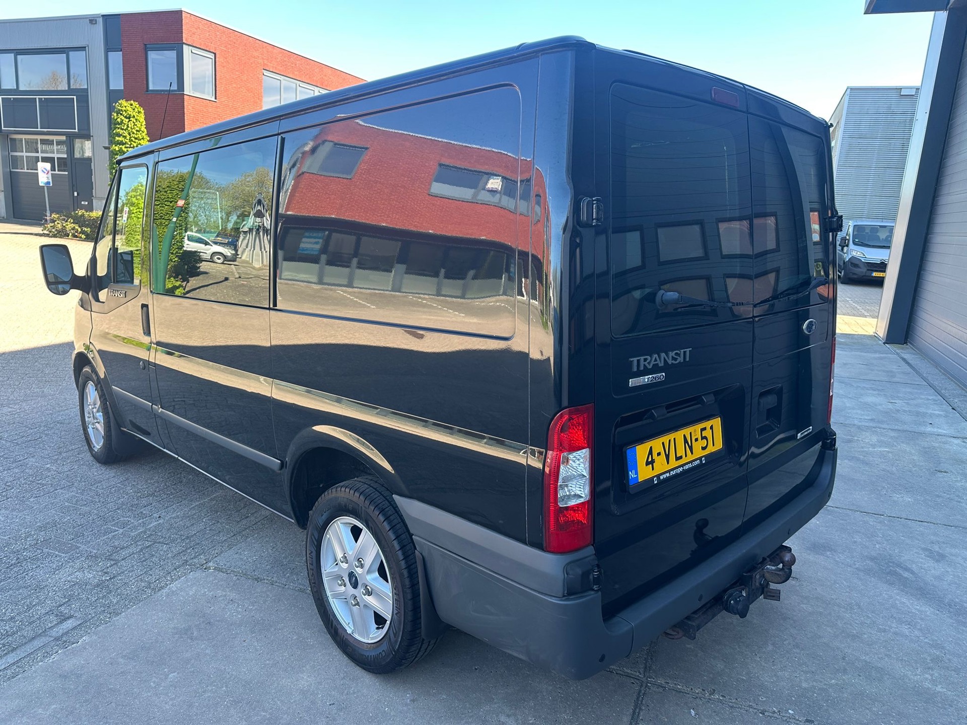 Foto van Ford Transit 260s DC 115dpf 4.36