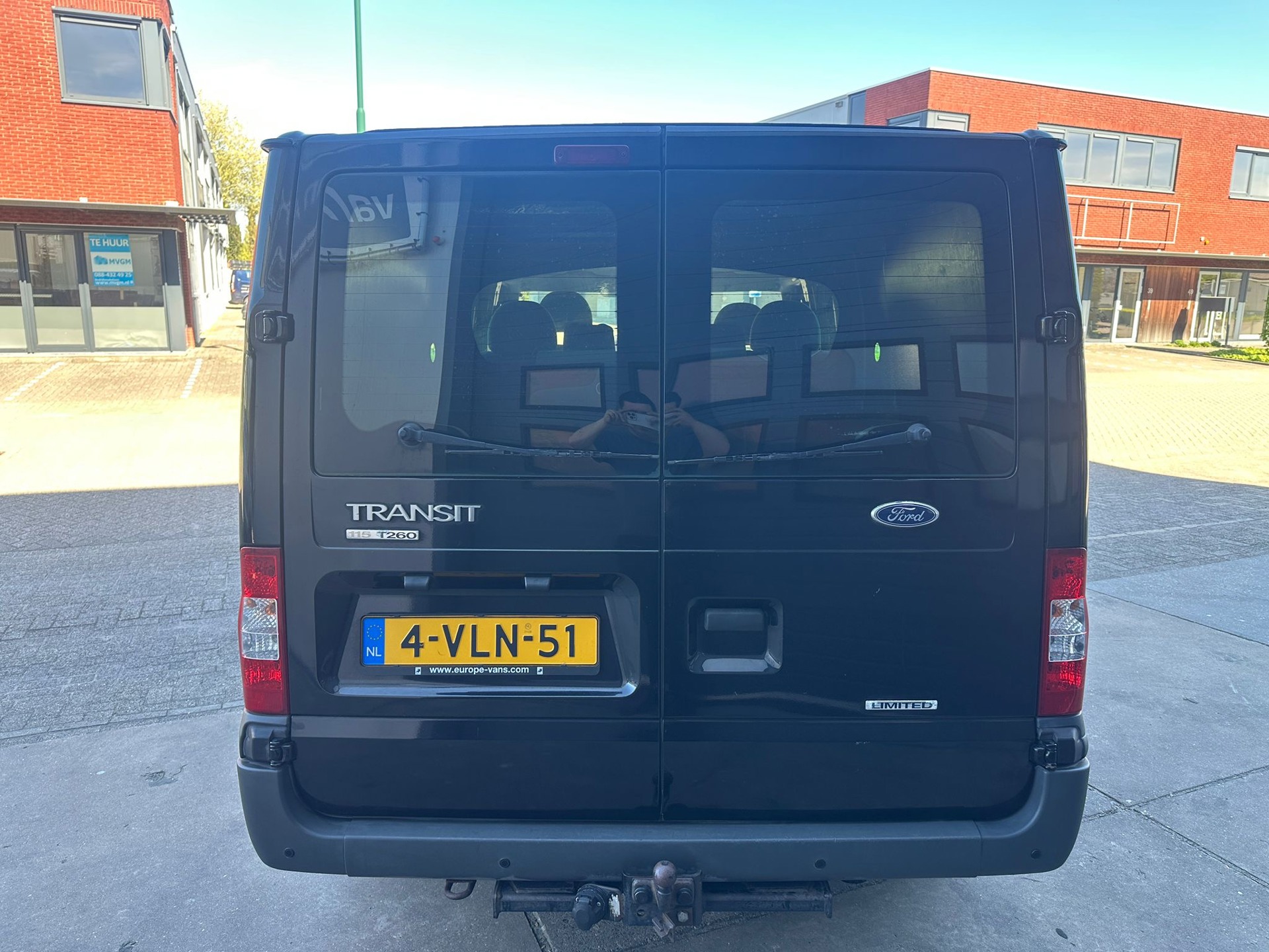 Foto van Ford Transit 260s DC 115dpf 4.36