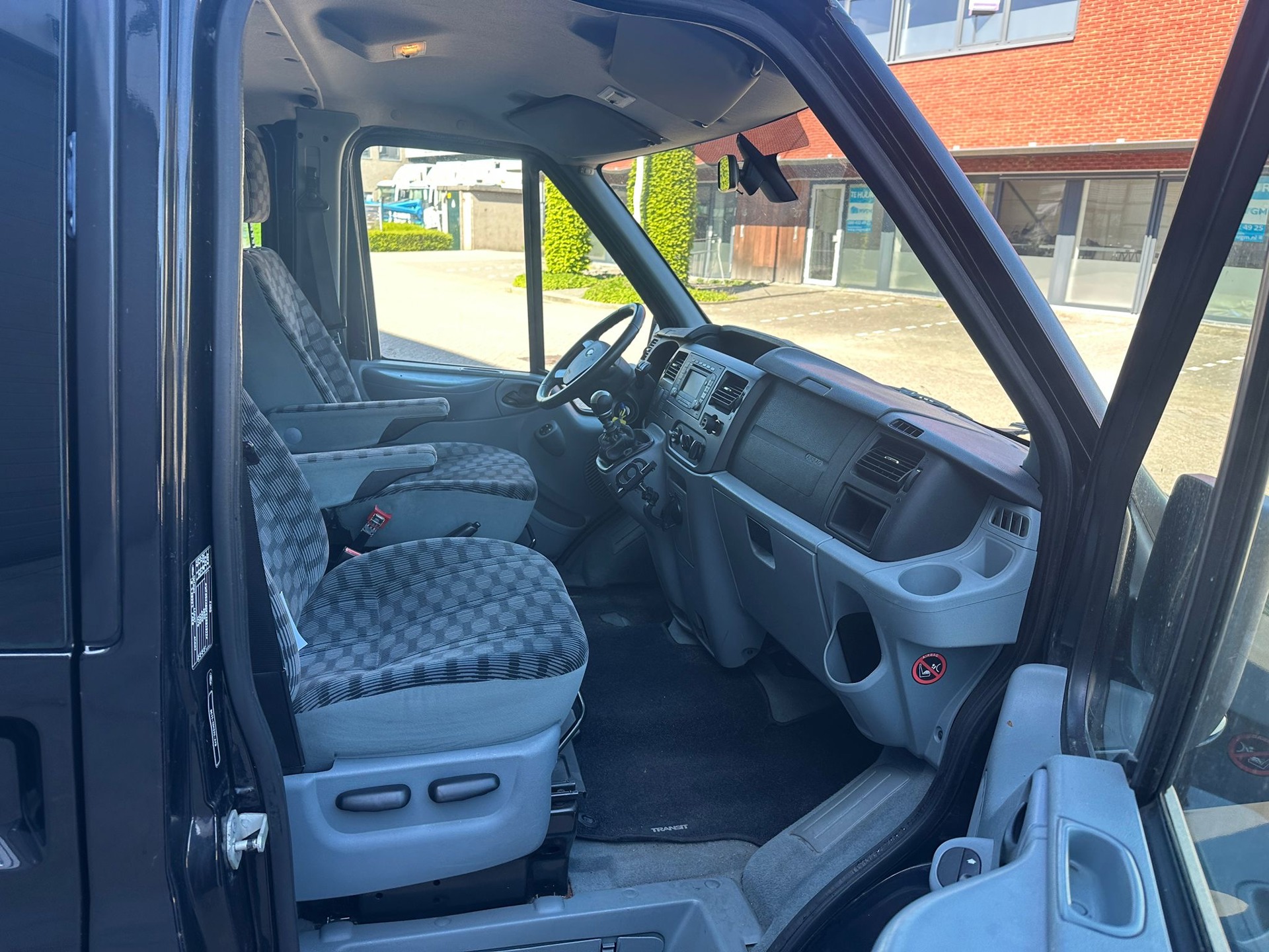 Foto van Ford Transit 260s DC 115dpf 4.36