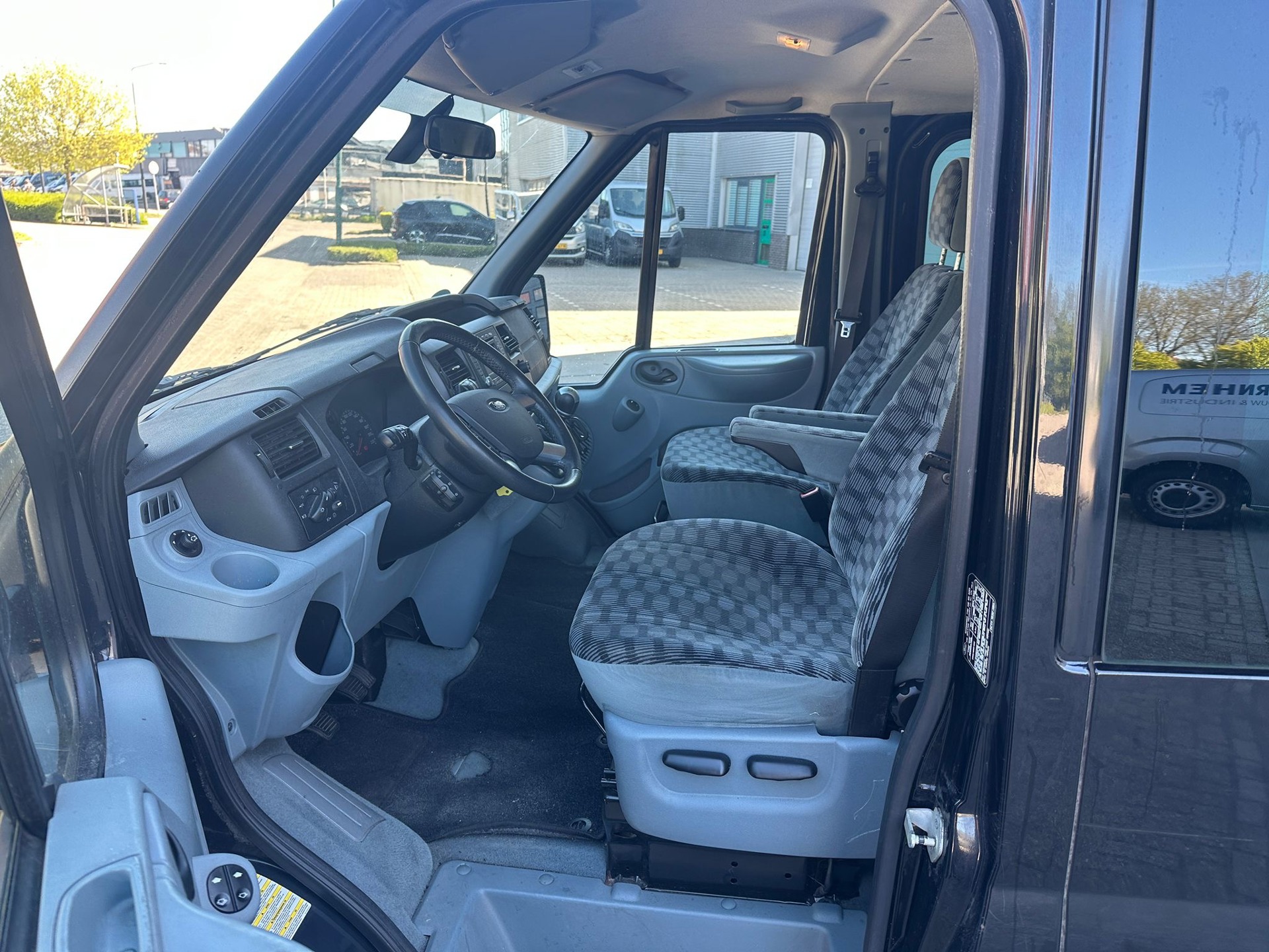 Foto van Ford Transit 260s DC 115dpf 4.36