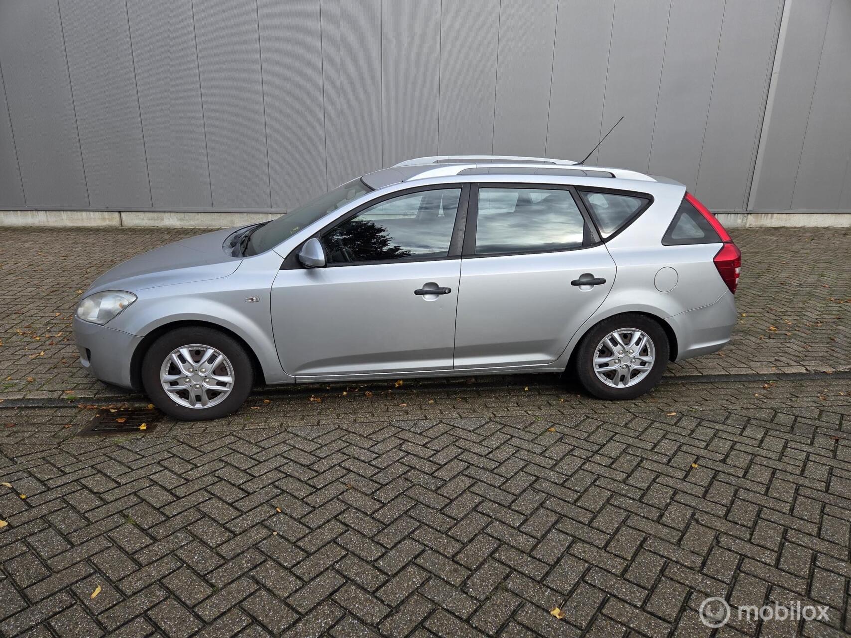Kia Cee D 1.6 2008 - voorkant