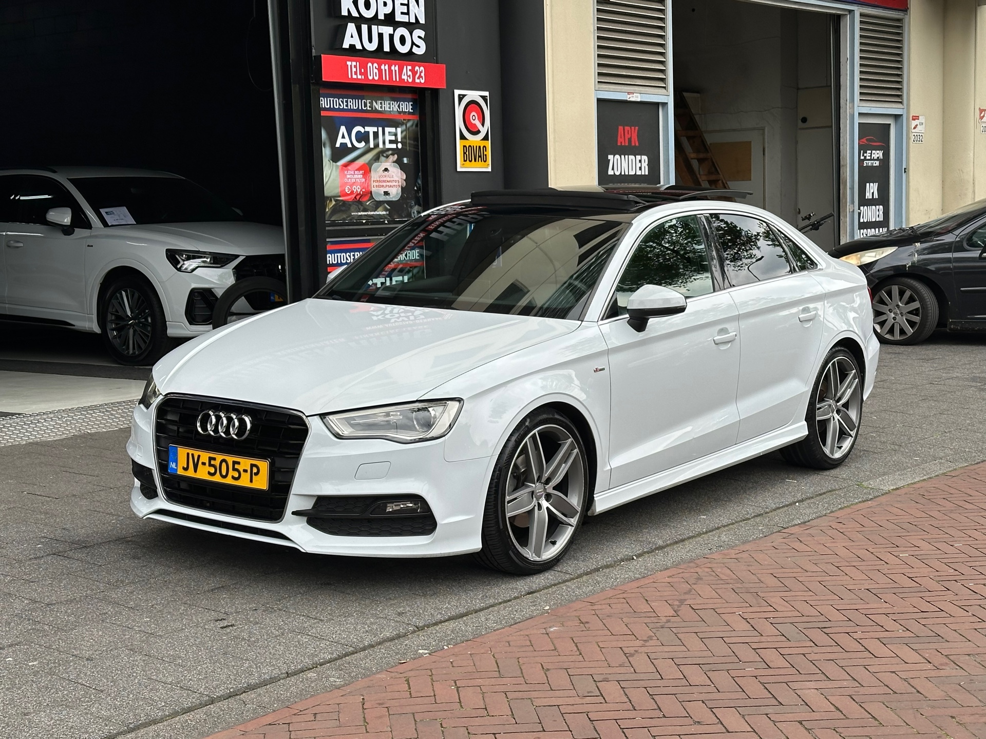 Audi A3 Limousine 1.4 TFSI CoD Adrenalin Sport Aut Leer Navi Pano 2016 - voorkant