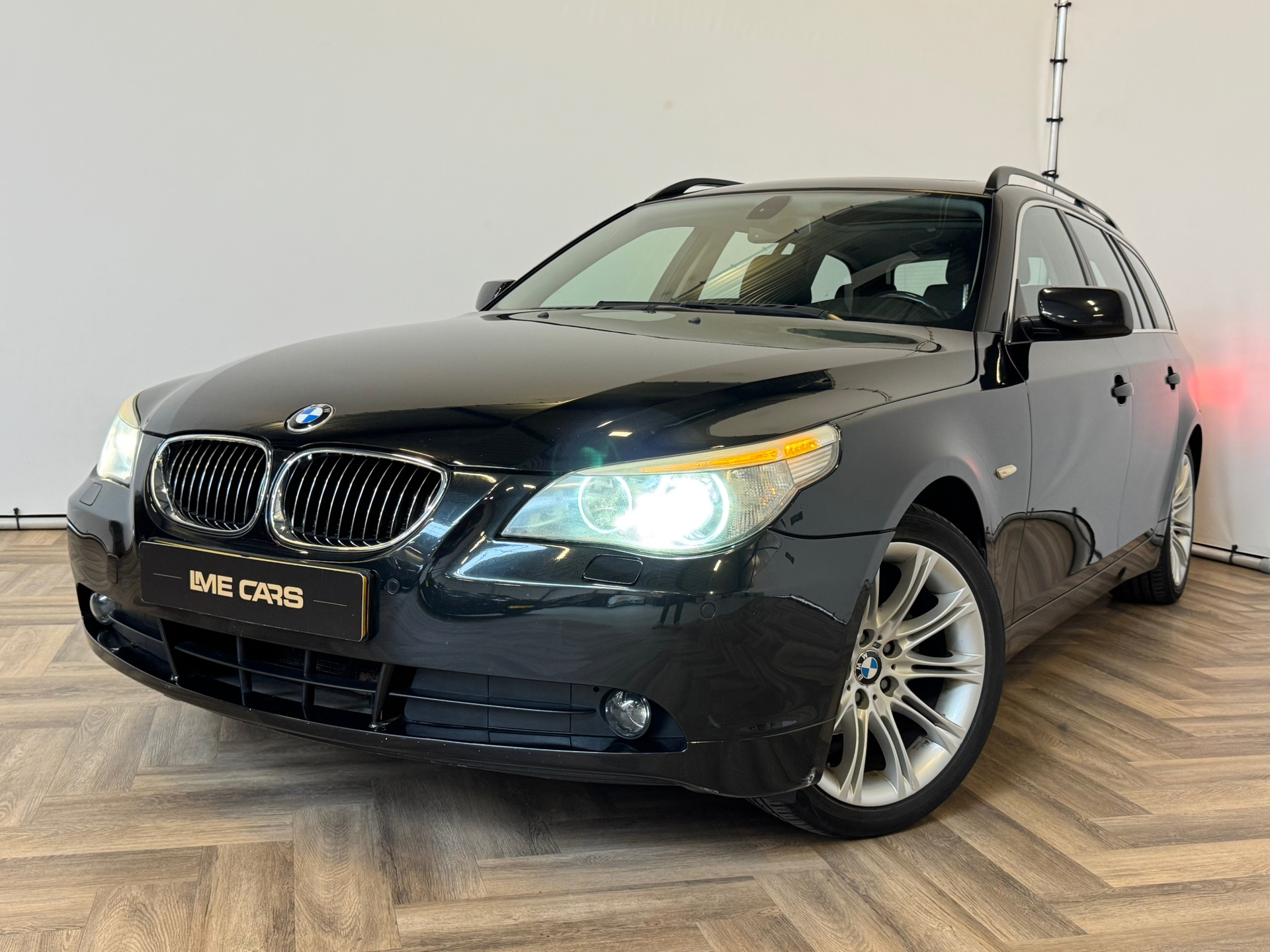 BMW 5er Reihe 523i, Nieuwe APK, Pano, Leder, Stoelverw, Inruil mogelijk. 2006 - voorkant