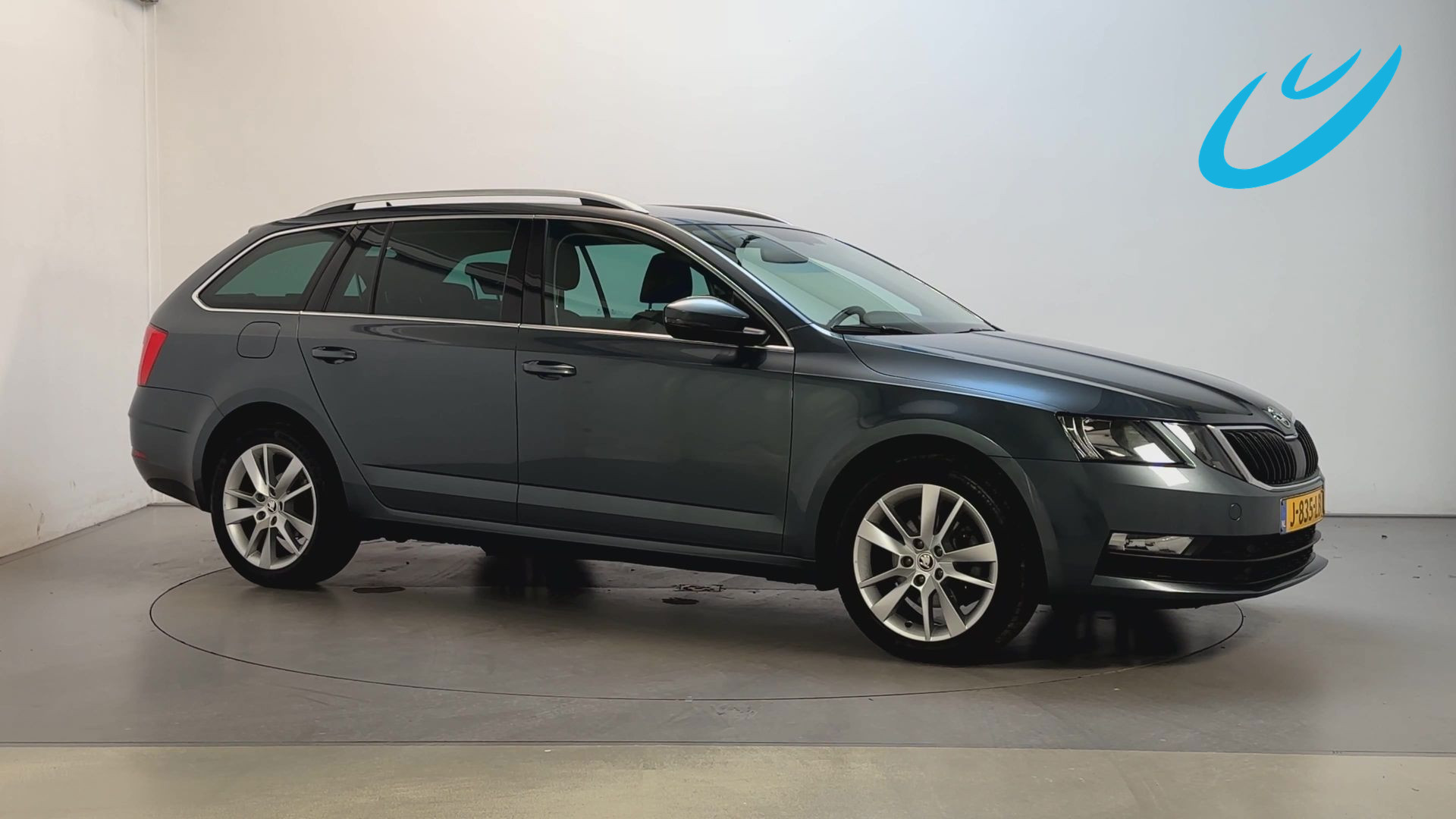 Skoda Octavia 1.5 TSI 150pk DSG Greentech Business Edition Stoelverwarming Navigatie DAB+ App-Connect Trekhaak 2020 - voorkant