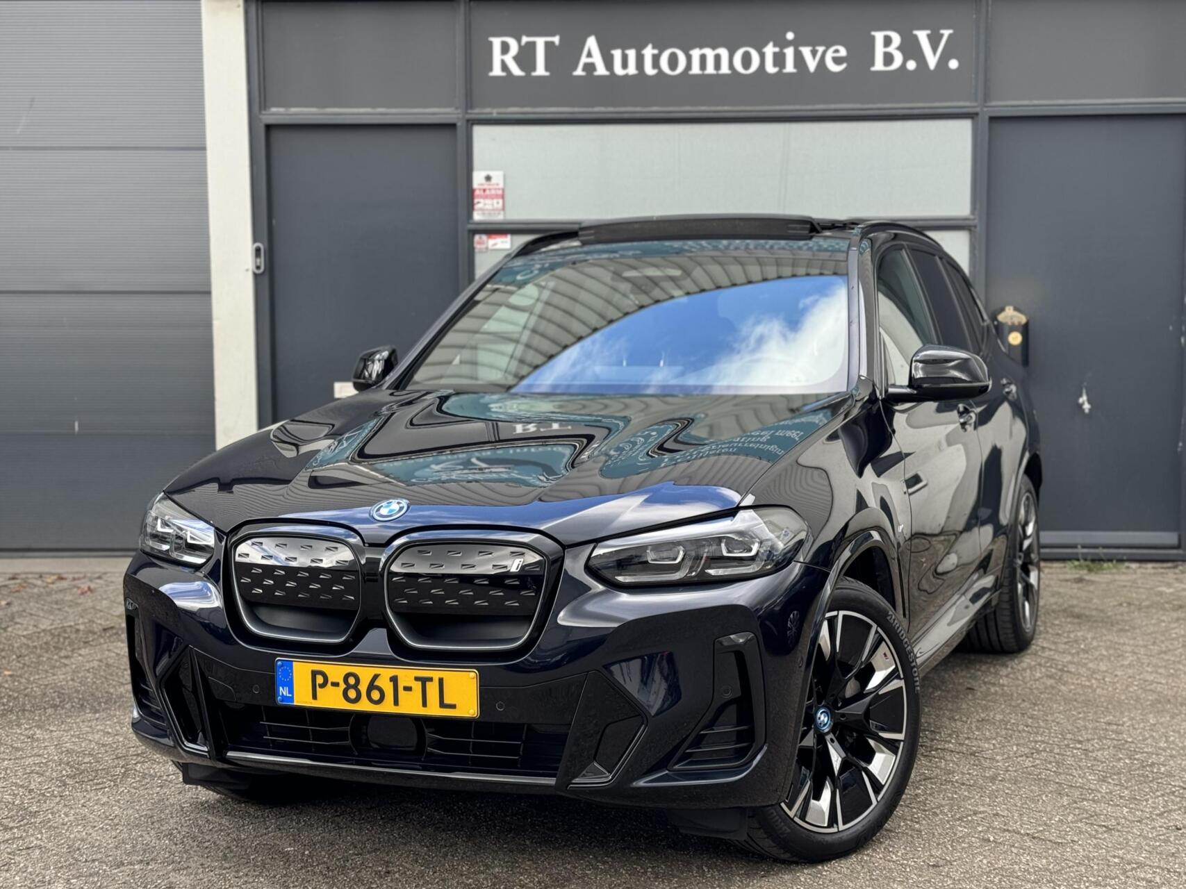 Foto van BMW IX3