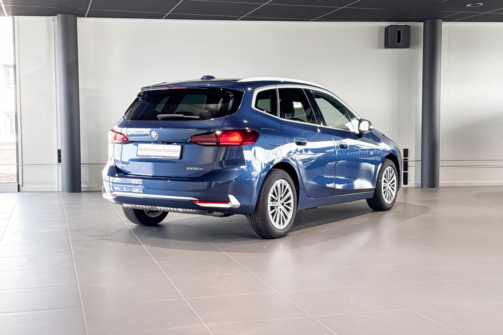 Foto van BMW 225e xDrive Active Tourer