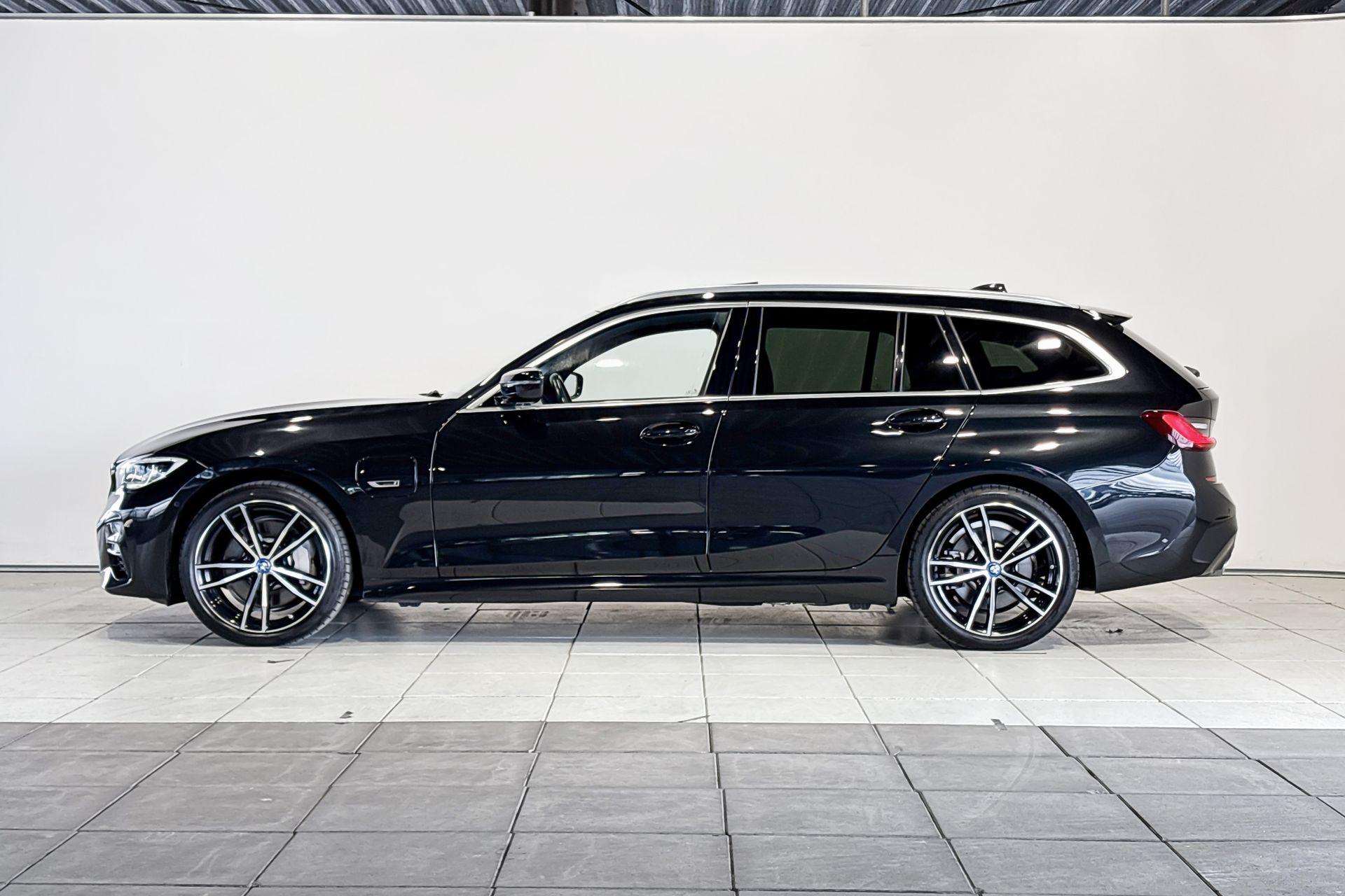 Foto van BMW 330e