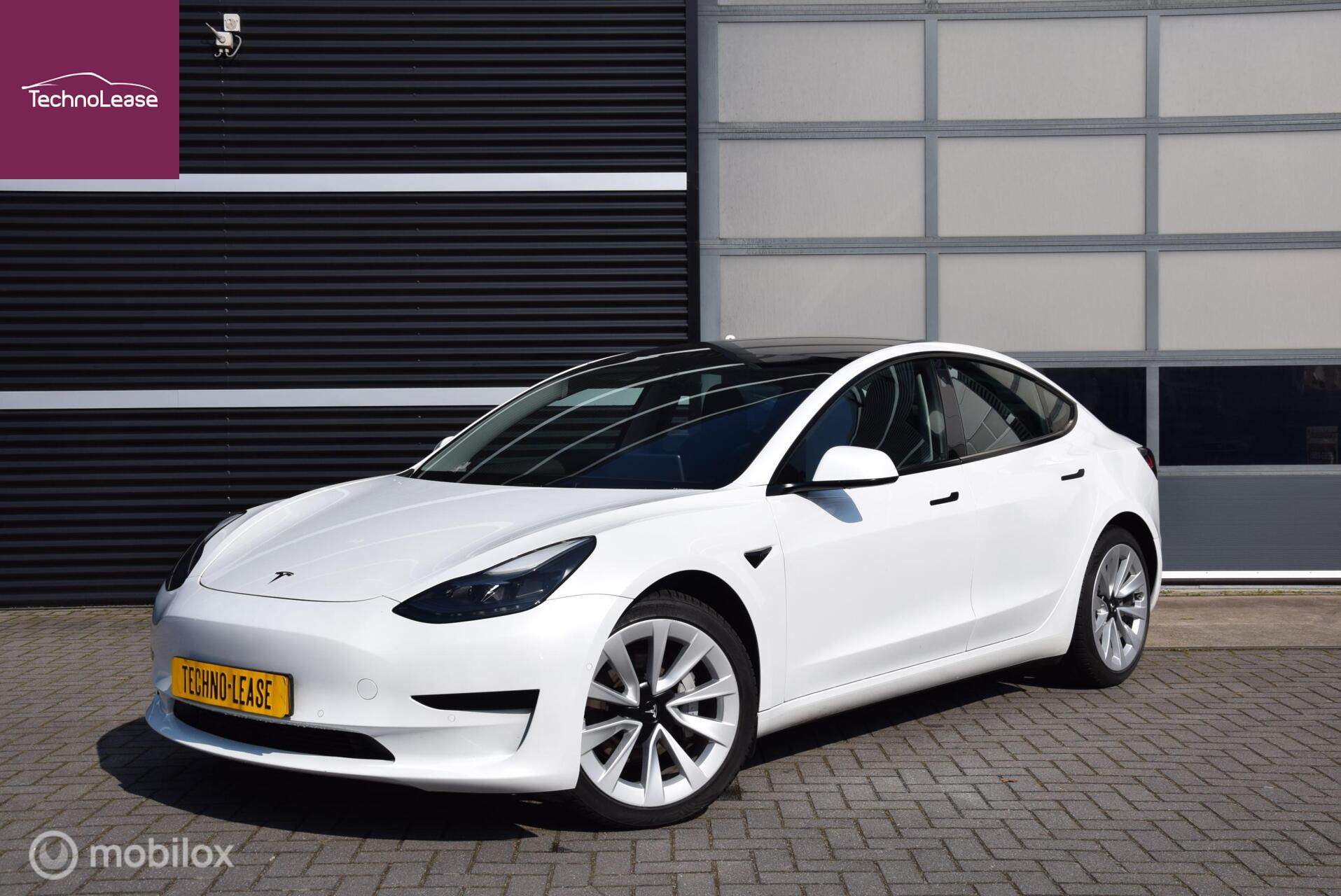 Tesla Model 3 Standard RWD Plus 60 kWh automatische achterklep 2021 - voorkant
