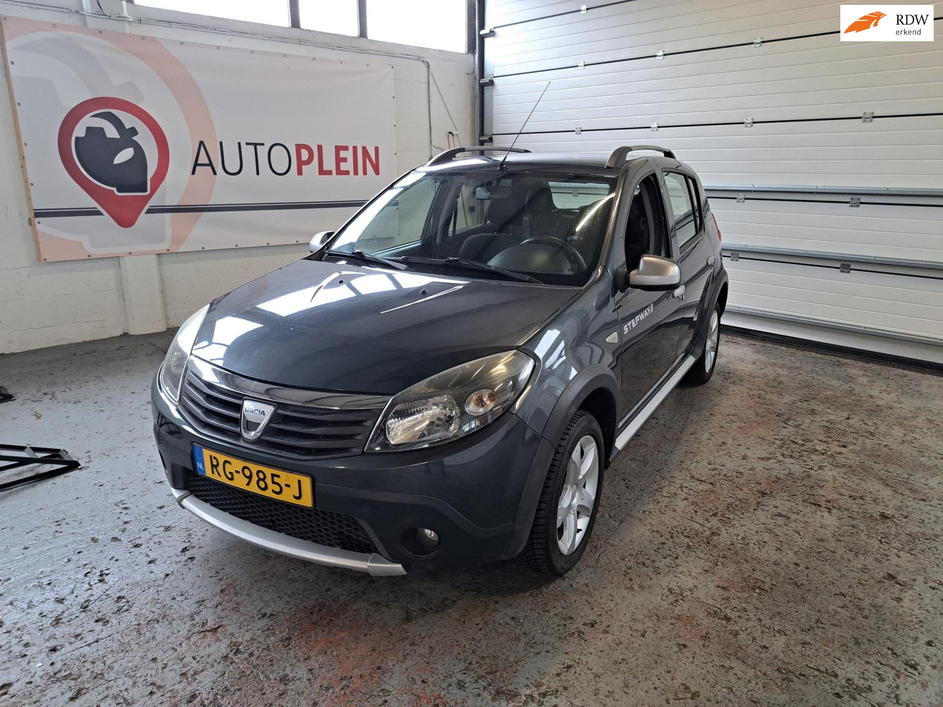 Dacia Sandero 1.6 Stepway 2011 - voorkant