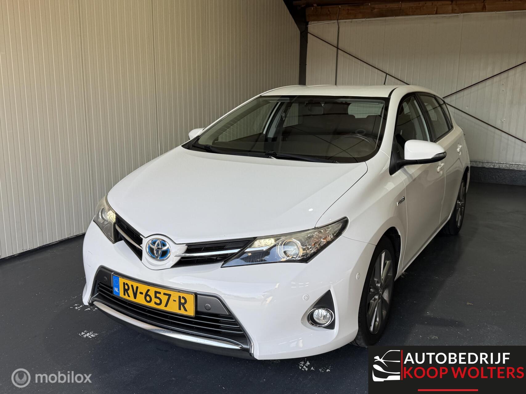 Toyota Toyota Auris 1.8 Hybrid Dynamic 2013 - voorkant