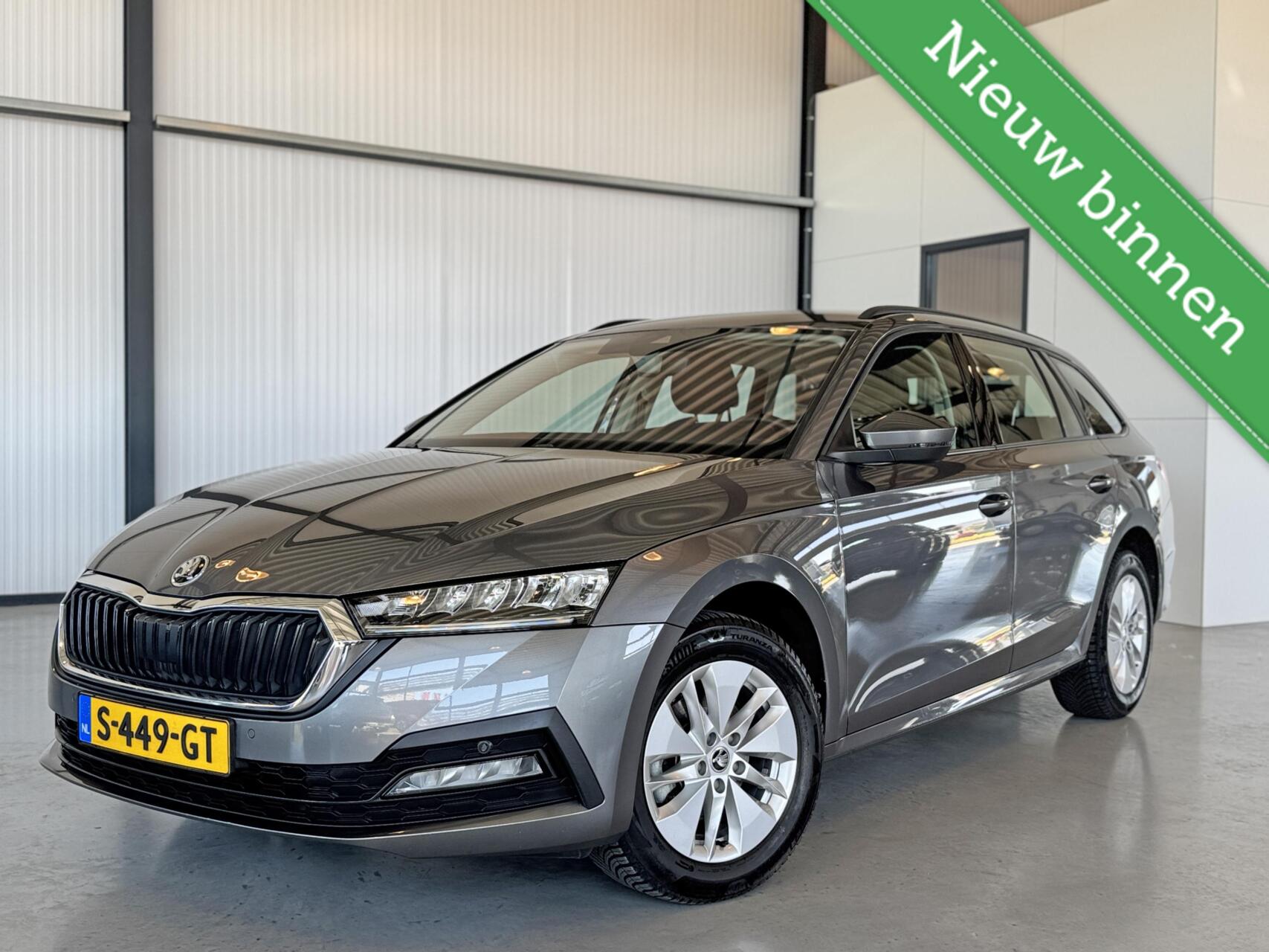 Skoda Octavia 1.5 e-TSI Business Edition 2023 - voorkant